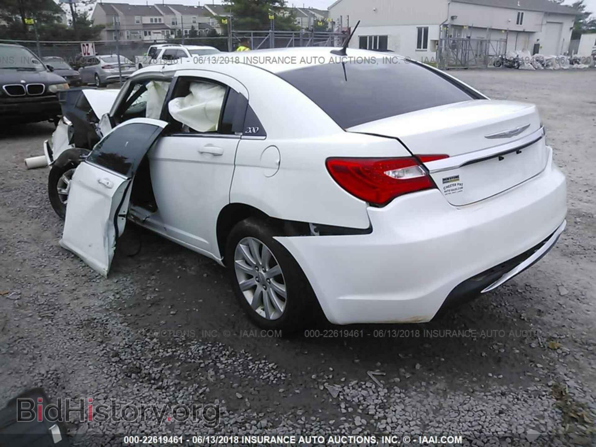 2013 Chrysler 200 - VIN: 1C3CCBBG0DN532341 - Фото 3
