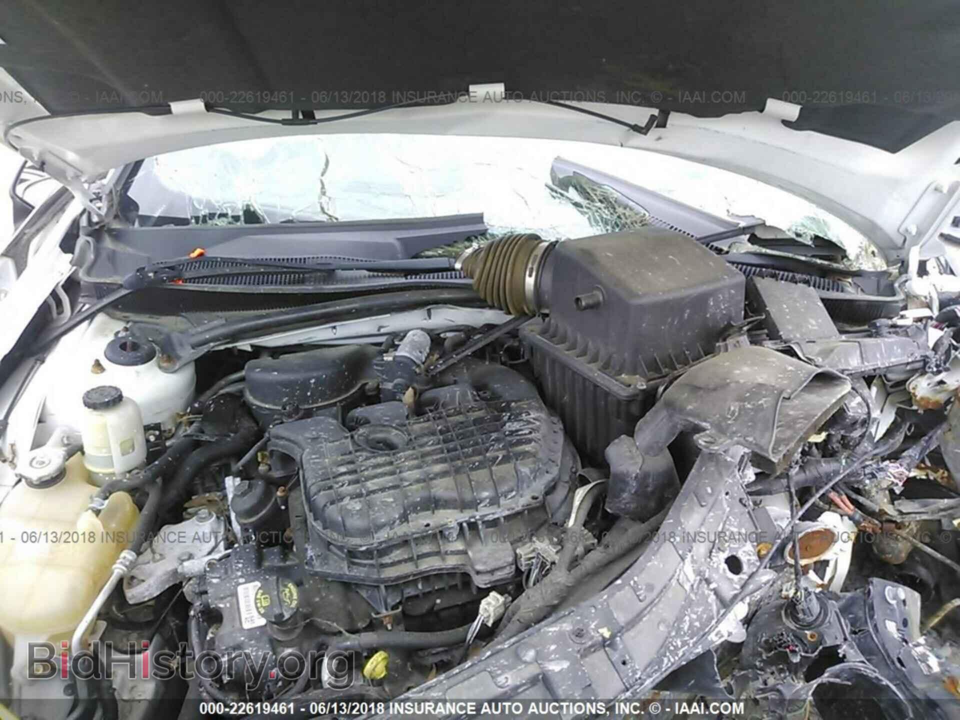 2013 Chrysler 200 - VIN: 1C3CCBBG0DN532341 - Фото 10