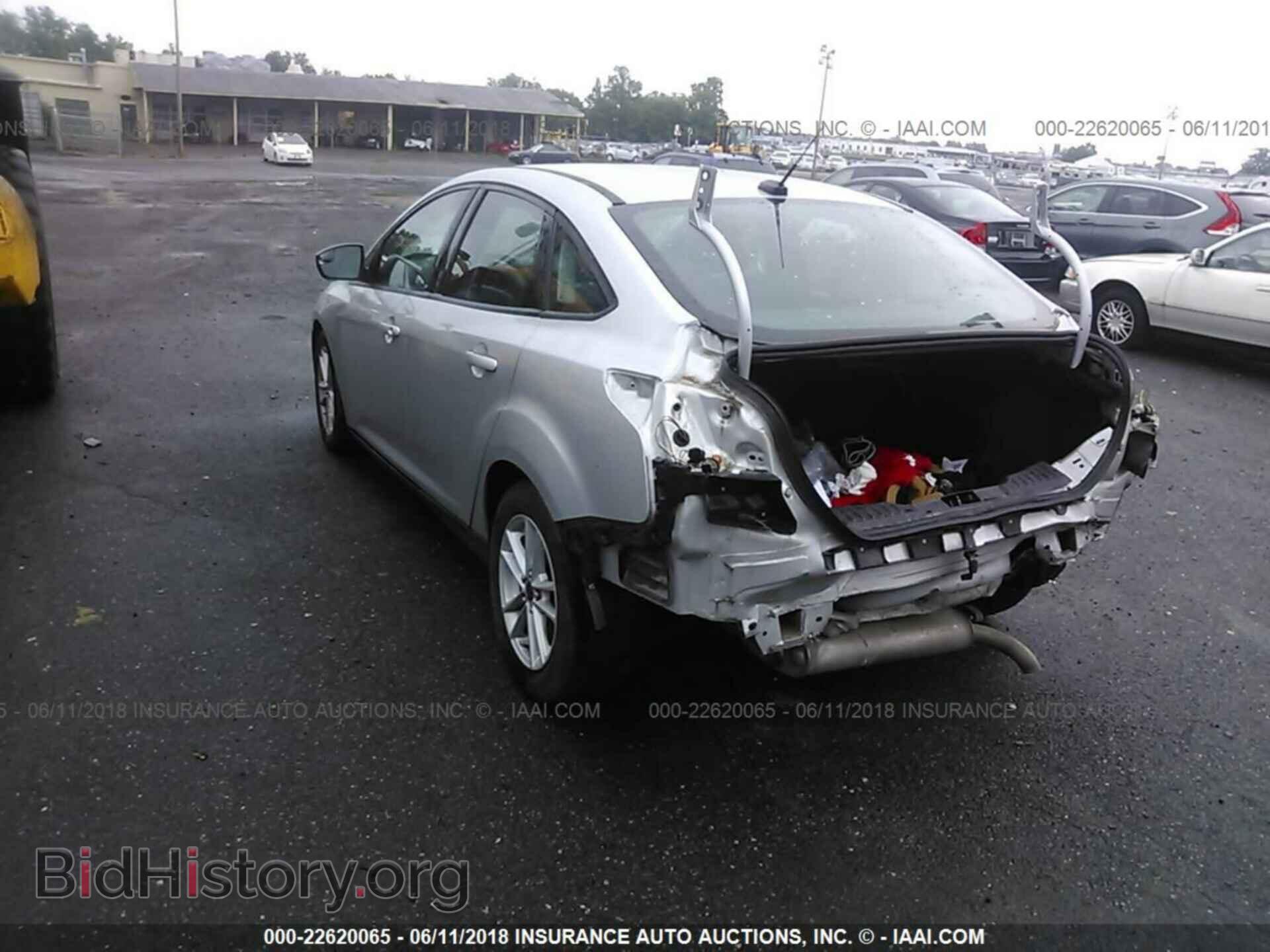 2015 Ford Focus - VIN: 1FADP3F27FL201625 - Photo 3