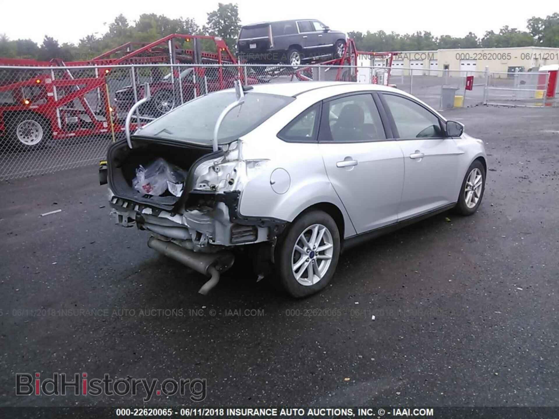 2015 Ford Focus - VIN: 1FADP3F27FL201625 - Photo 4