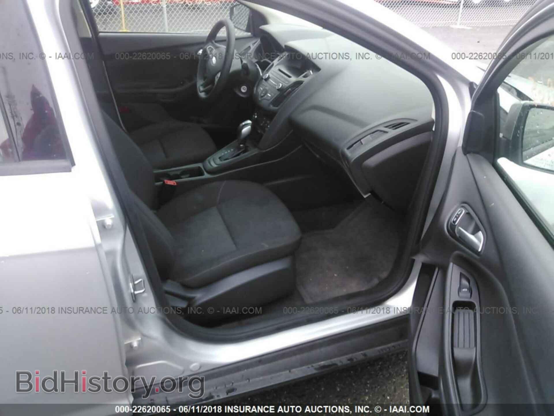 2015 Ford Focus - VIN: 1FADP3F27FL201625 - Photo 5