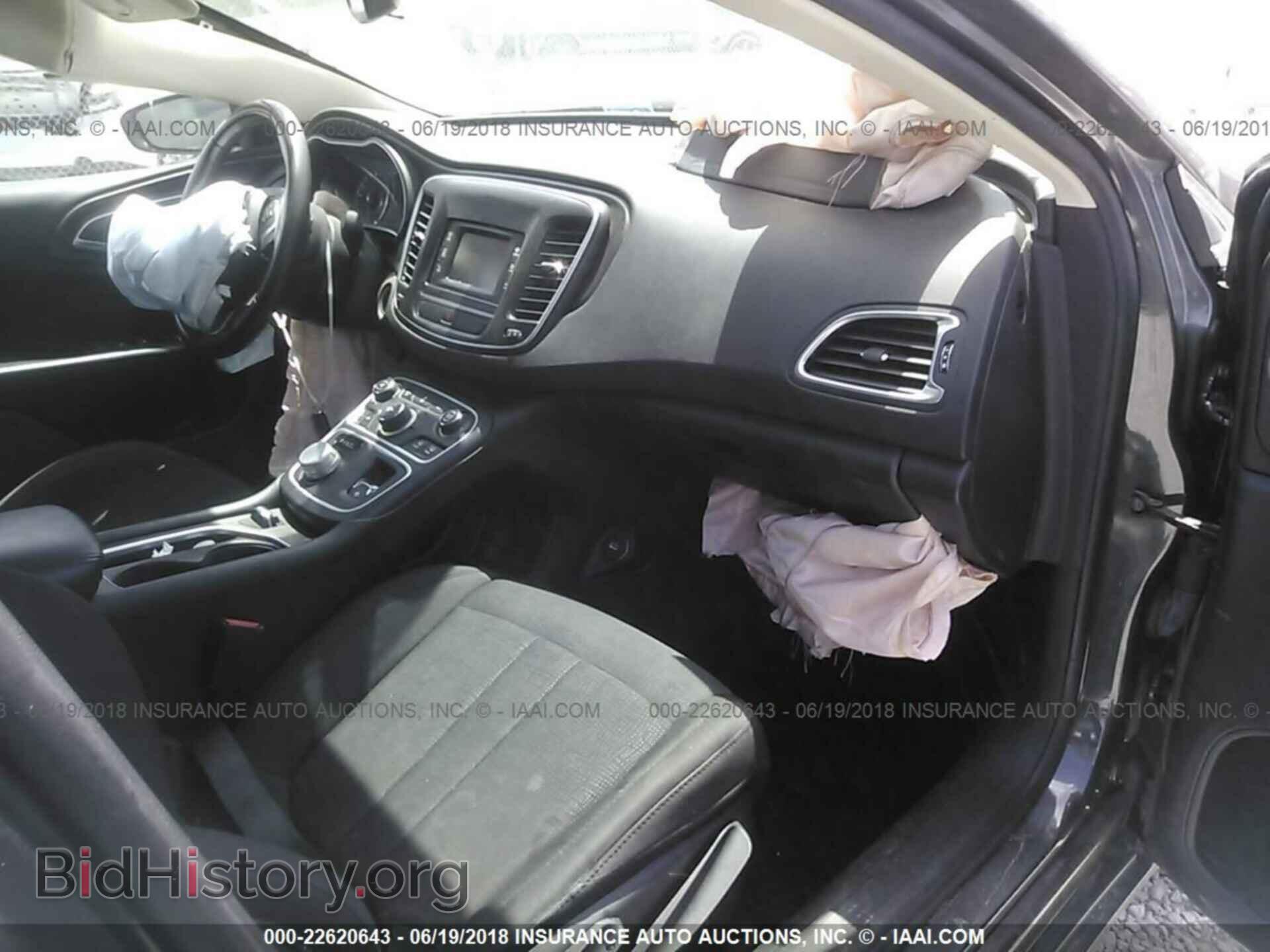2016 Chrysler 200 - VIN: 1C3CCCFB6GN182206 - Photo 5
