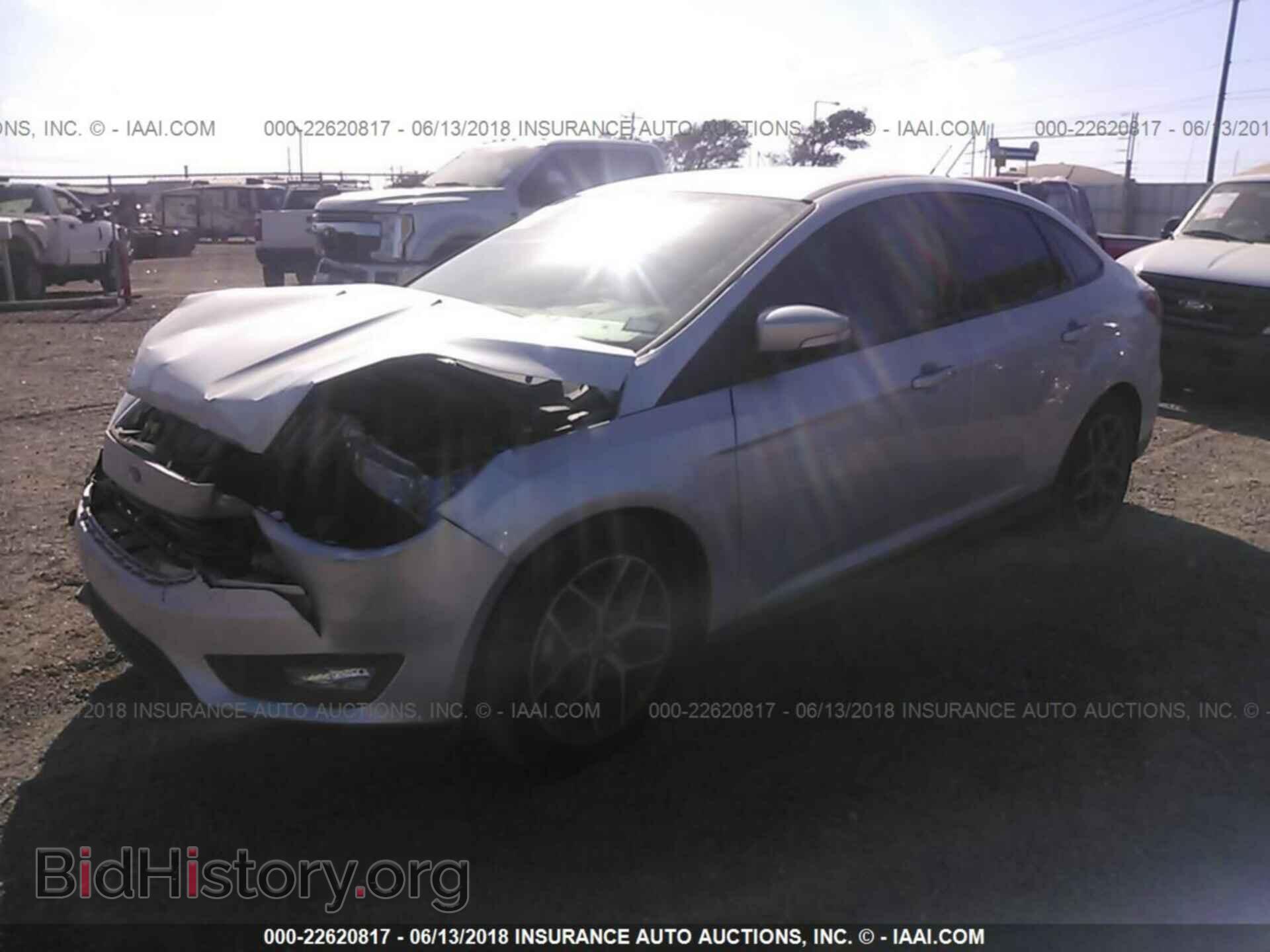 2017 Ford Focus - VIN: 1FADP3FE2HL270722 - Photo 2