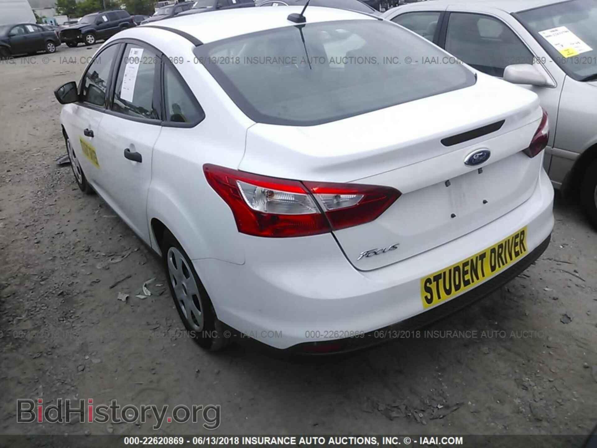 2014 Ford Focus - VIN: 1FADP3E22EL295820 - Фото 3