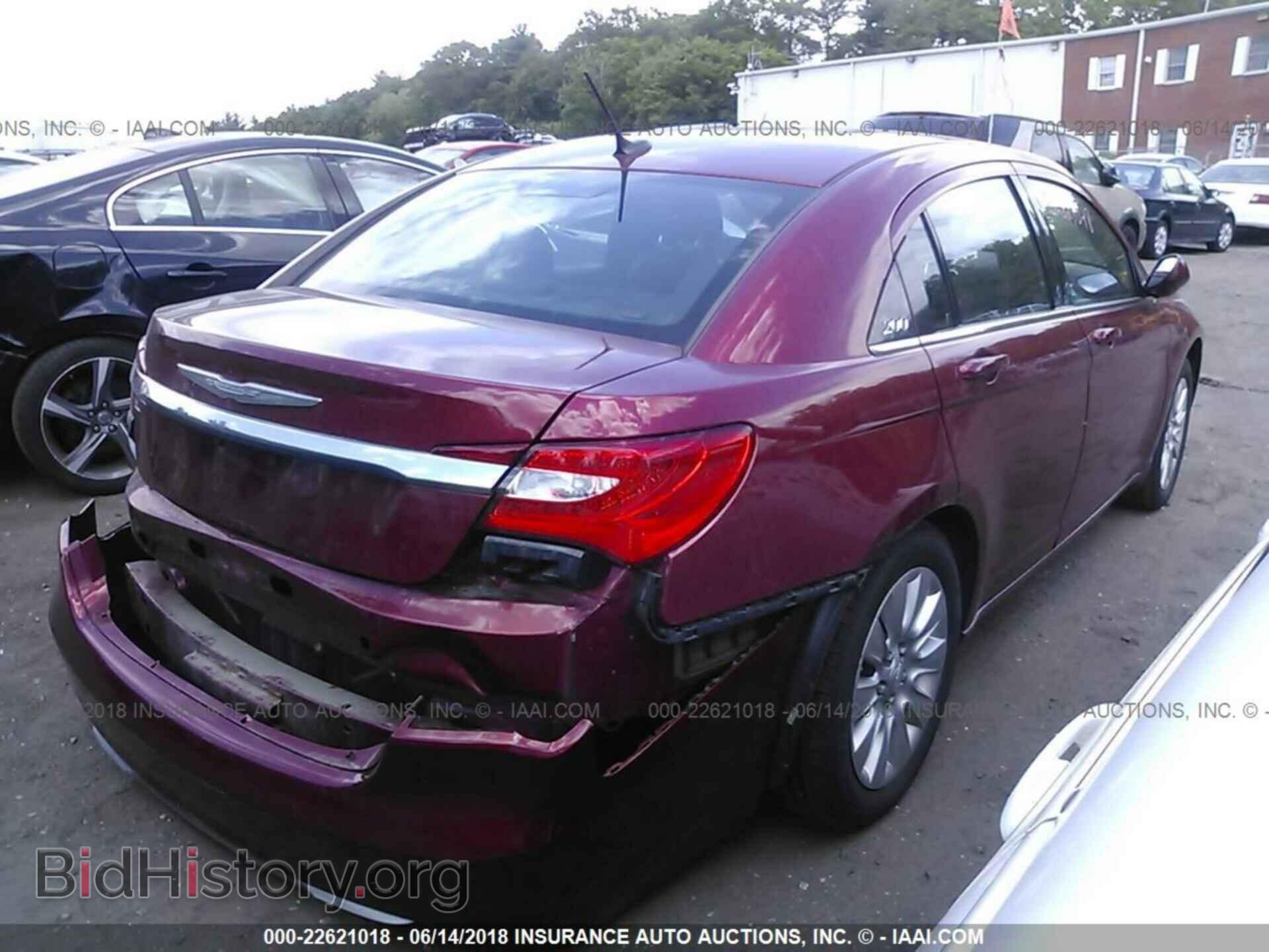 2014 Chrysler 200 - VIN: 1C3CCBAB2EN122941 - Photo 4