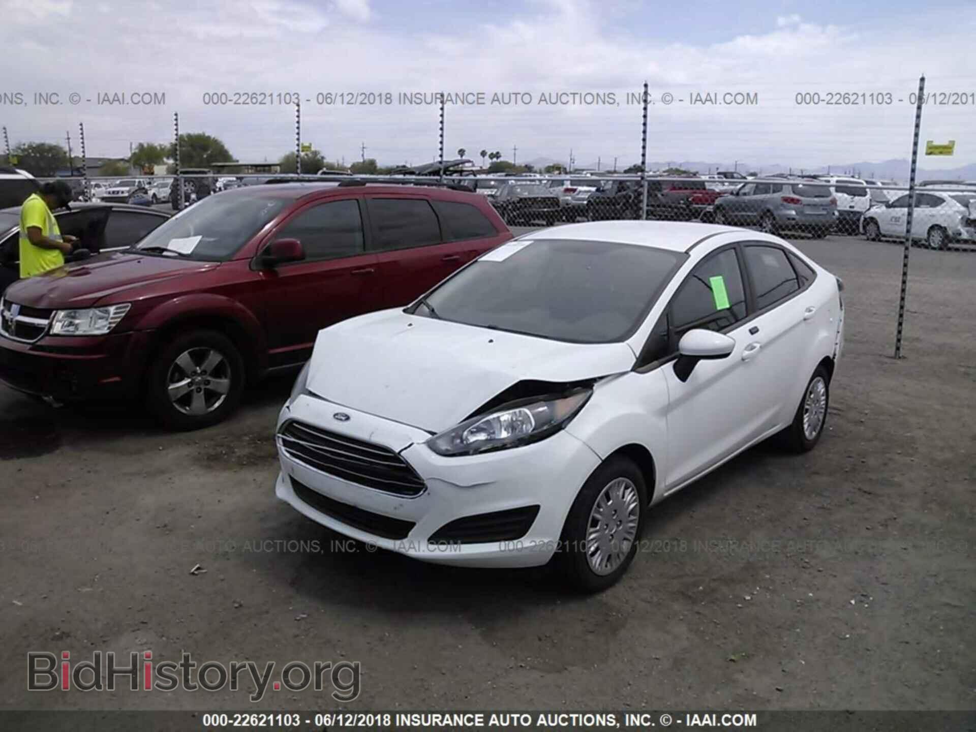 2017 Ford Fiesta - VIN: 3FADP4AJXHM126053 - Фото 2
