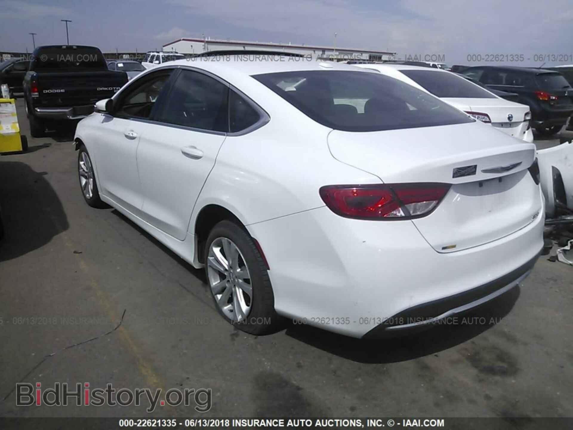2015 Chrysler 200 - VIN: 1C3CCCABXFN682049 - Photo 3