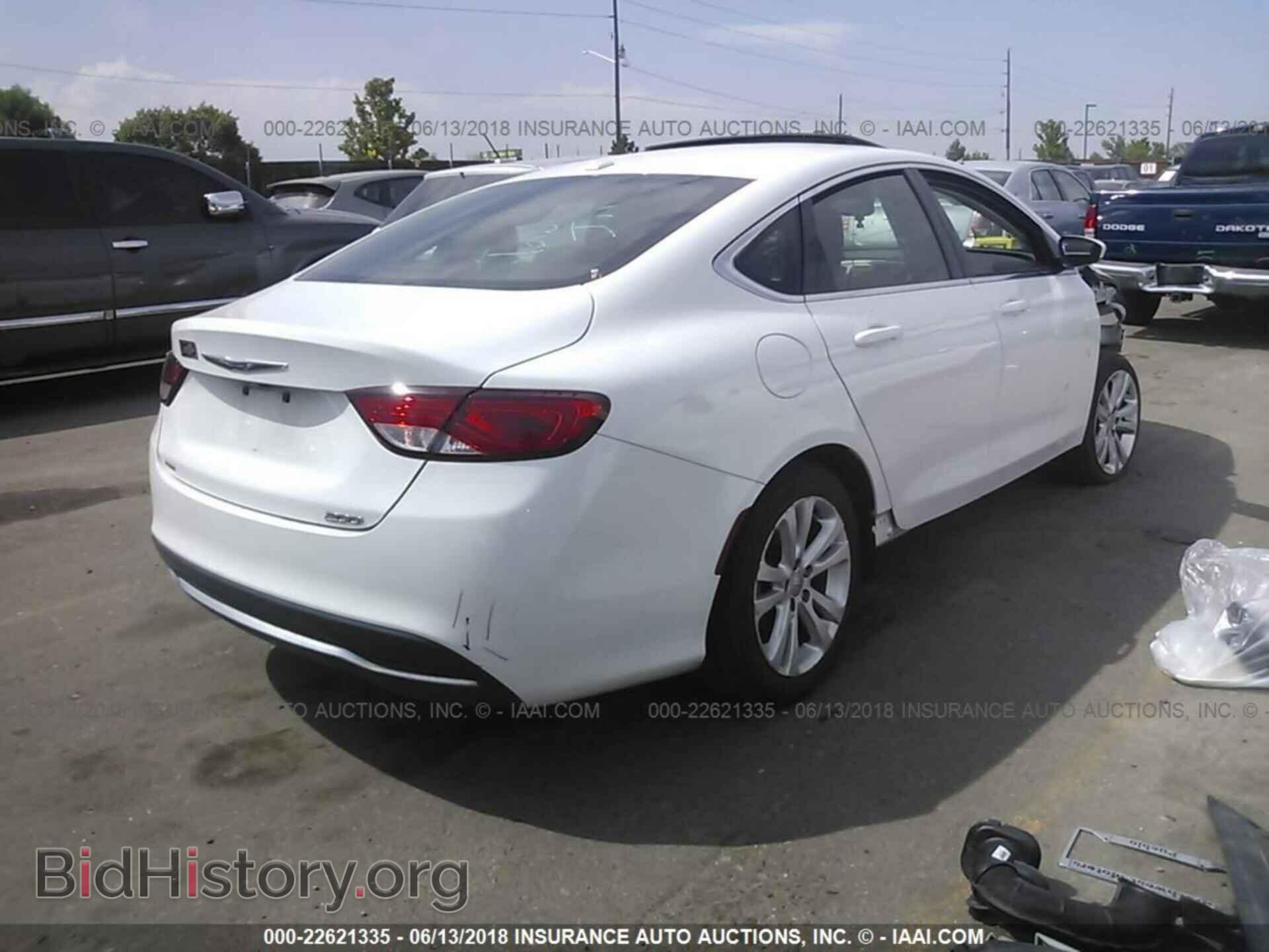 2015 Chrysler 200 - VIN: 1C3CCCABXFN682049 - Photo 4