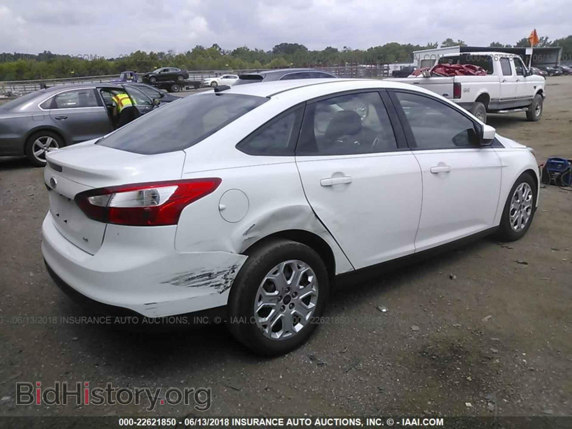 2012 Ford Focus - VIN: 1FAHP3F28CL454367 - Photo 4