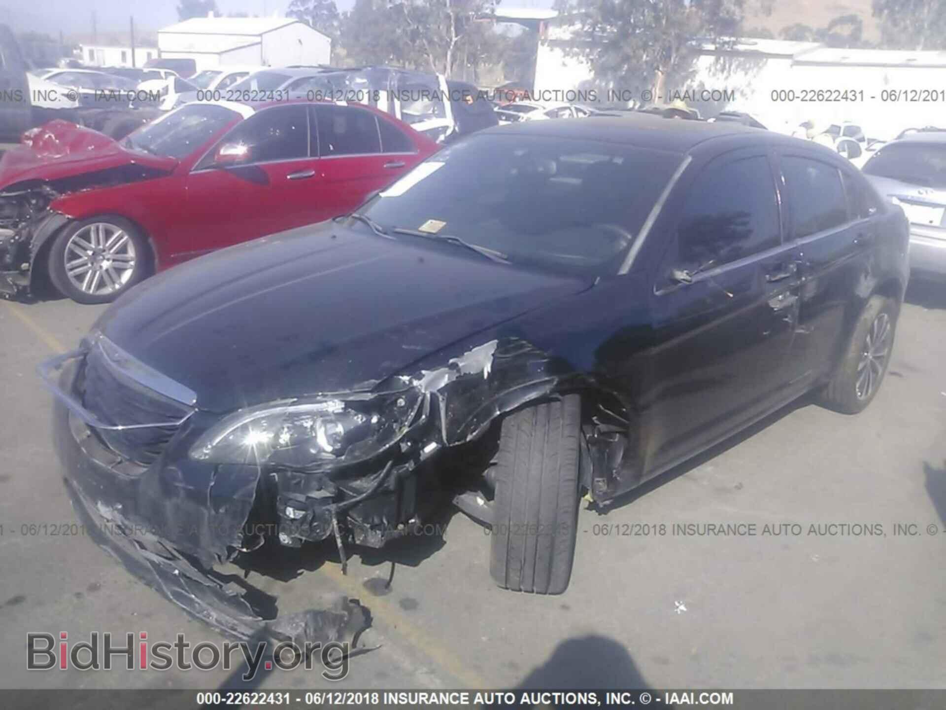 2013 Chrysler 200 - VIN: 1C3CCBBG4DN701132 - Photo 2