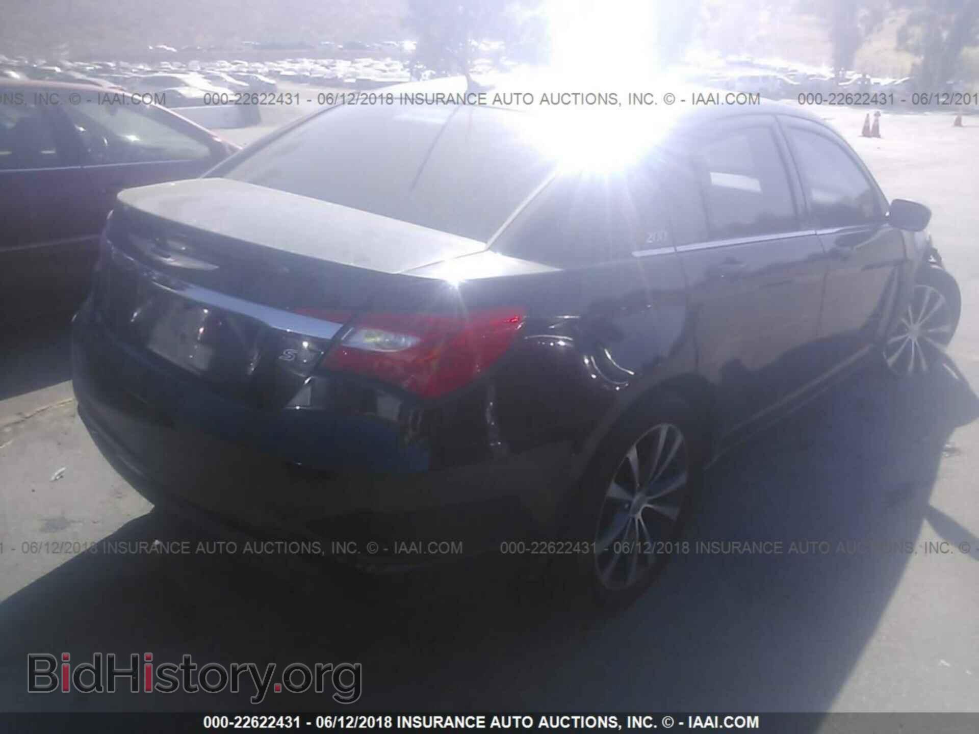 2013 Chrysler 200 - VIN: 1C3CCBBG4DN701132 - Photo 4