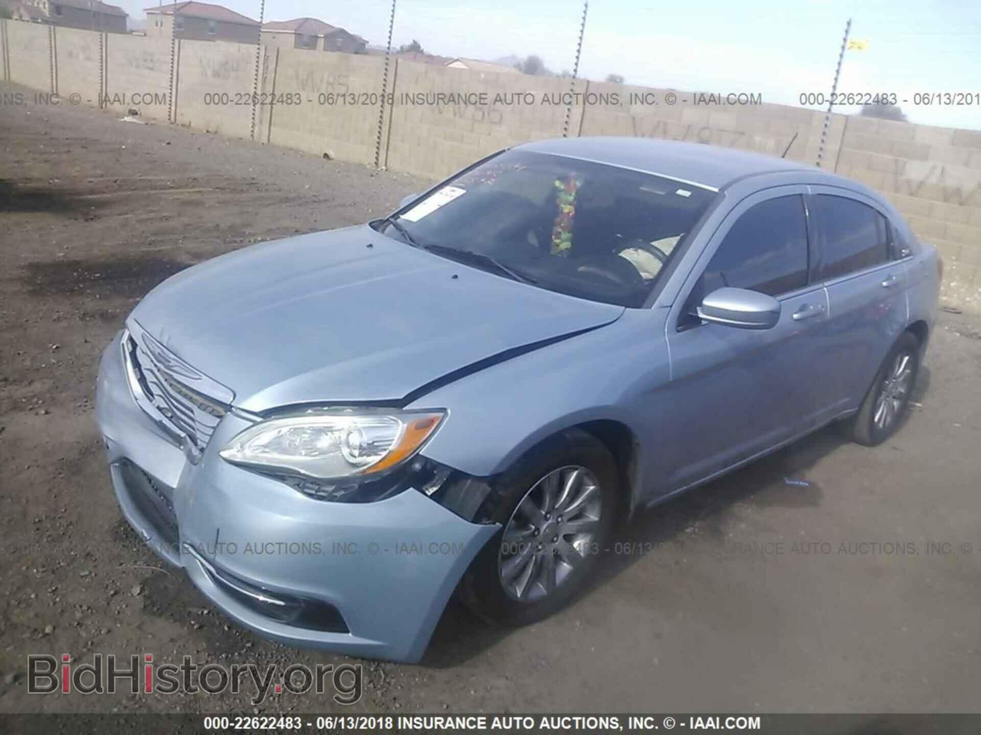2014 Chrysler 200 - VIN: 1C3CCBBBXEN178530 - Photo 2