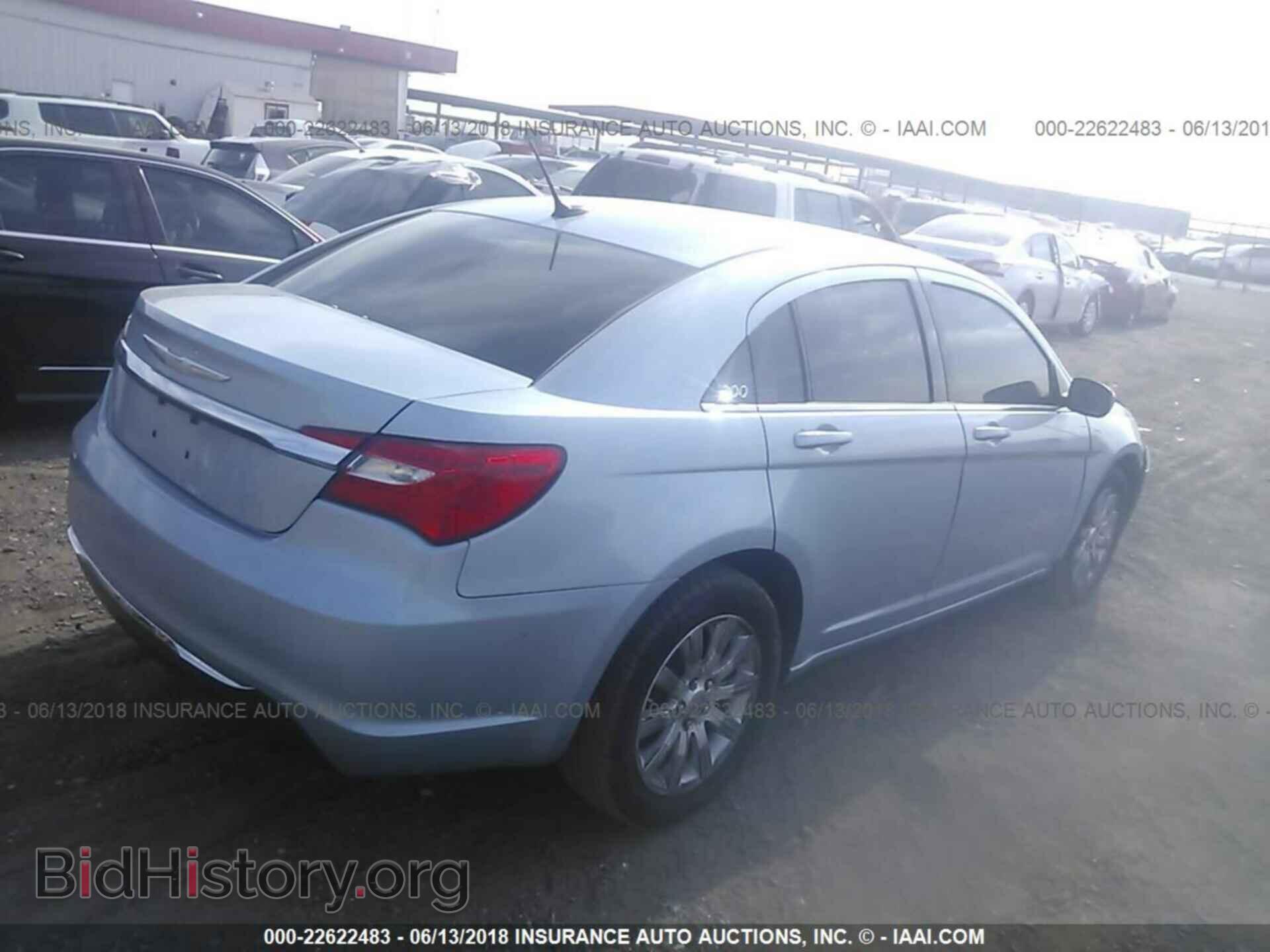 2014 Chrysler 200 - VIN: 1C3CCBBBXEN178530 - Photo 4