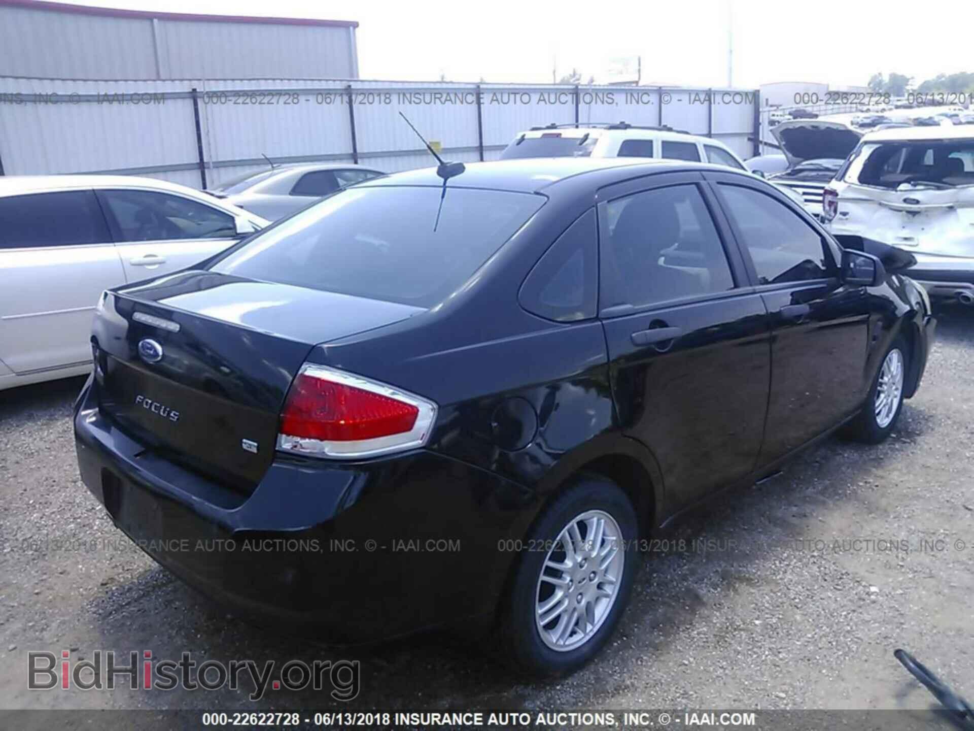 2011 Ford Focus - VIN: 1FAHP3FN9BW202070 - Photo 4