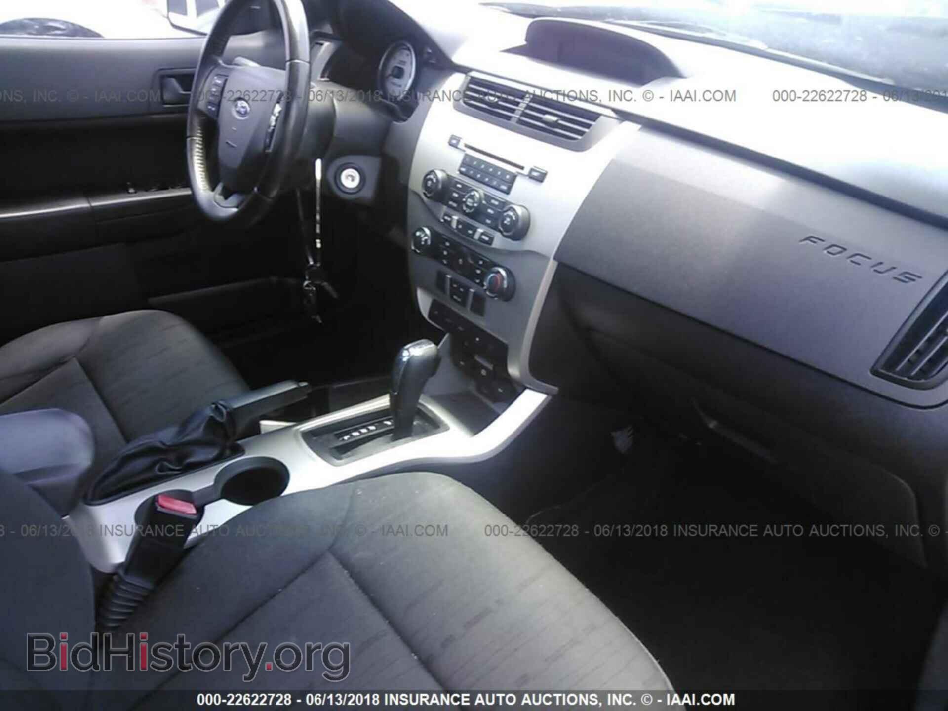 2011 Ford Focus - VIN: 1FAHP3FN9BW202070 - Photo 5