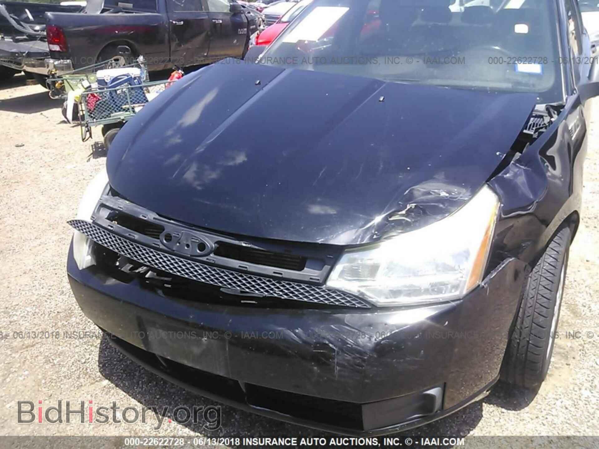 2011 Ford Focus - VIN: 1FAHP3FN9BW202070 - Photo 6