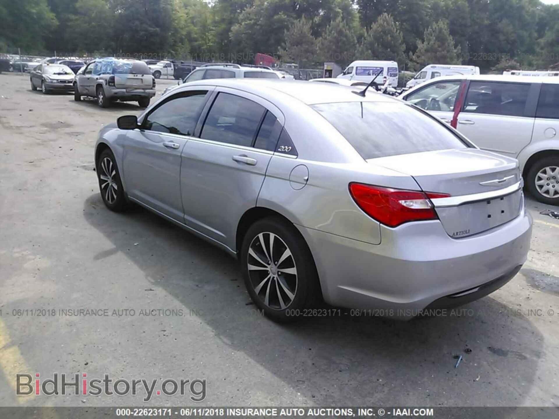 2013 Chrysler 200 - VIN: 1C3CCBBB5DN571348 - Фото 3