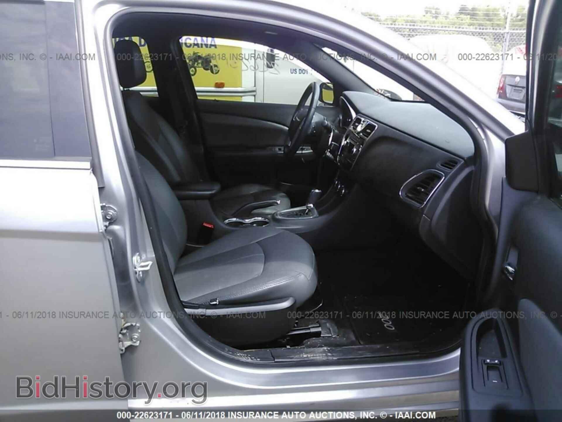 2013 Chrysler 200 - VIN: 1C3CCBBB5DN571348 - Фото 5