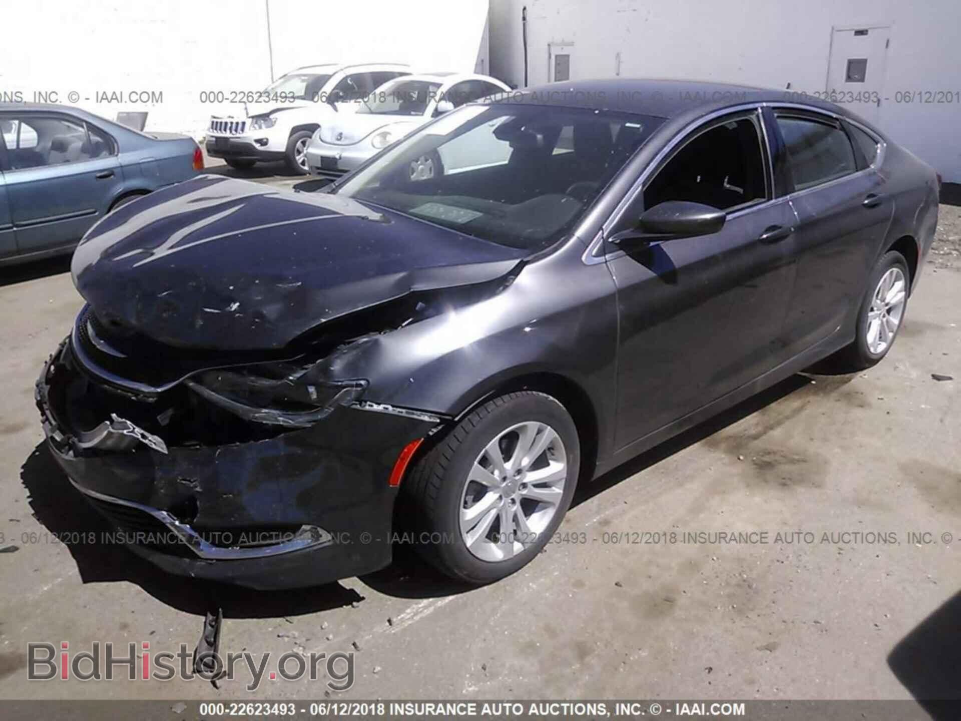 2016 Chrysler 200 - VIN: 1C3CCCAB6GN160746 - Photo 2