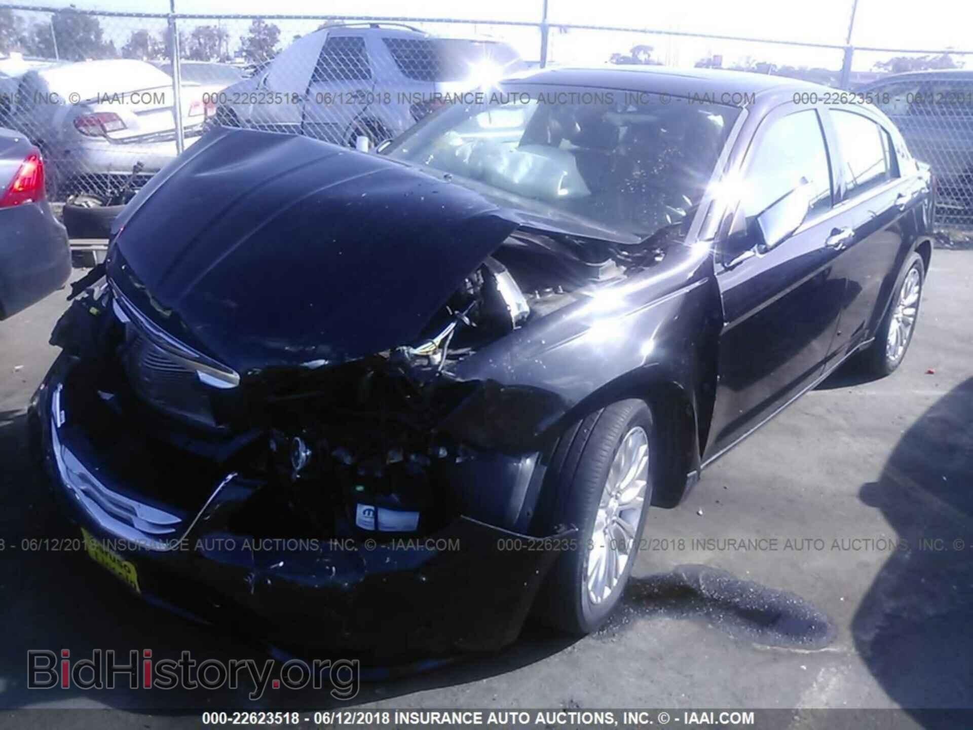 2012 Chrysler 200 - VIN: 1C3CCBCG2CN162085 - Photo 2