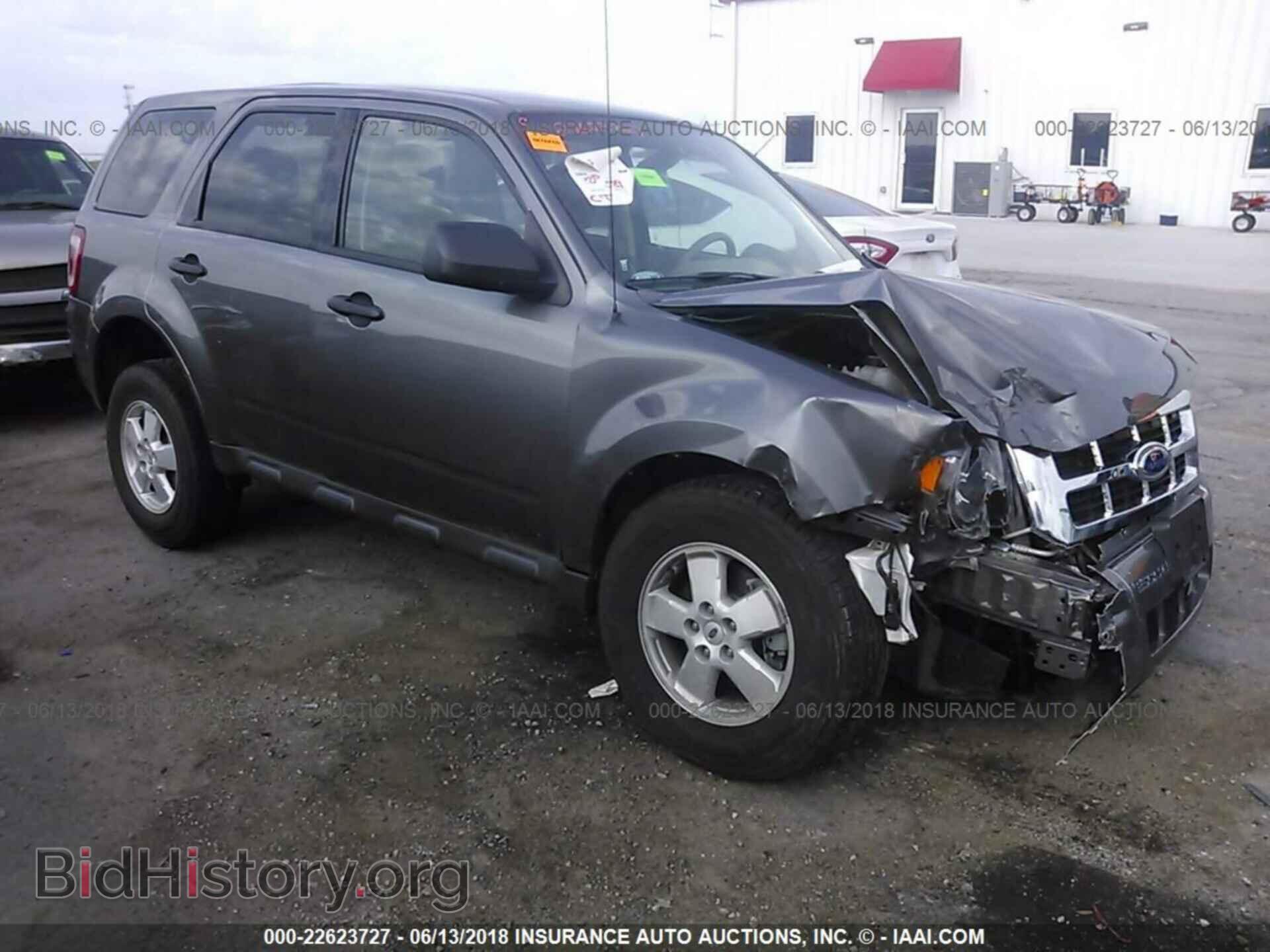 Photo 1FMCU0C72CKB53137 - Ford Escape 2012