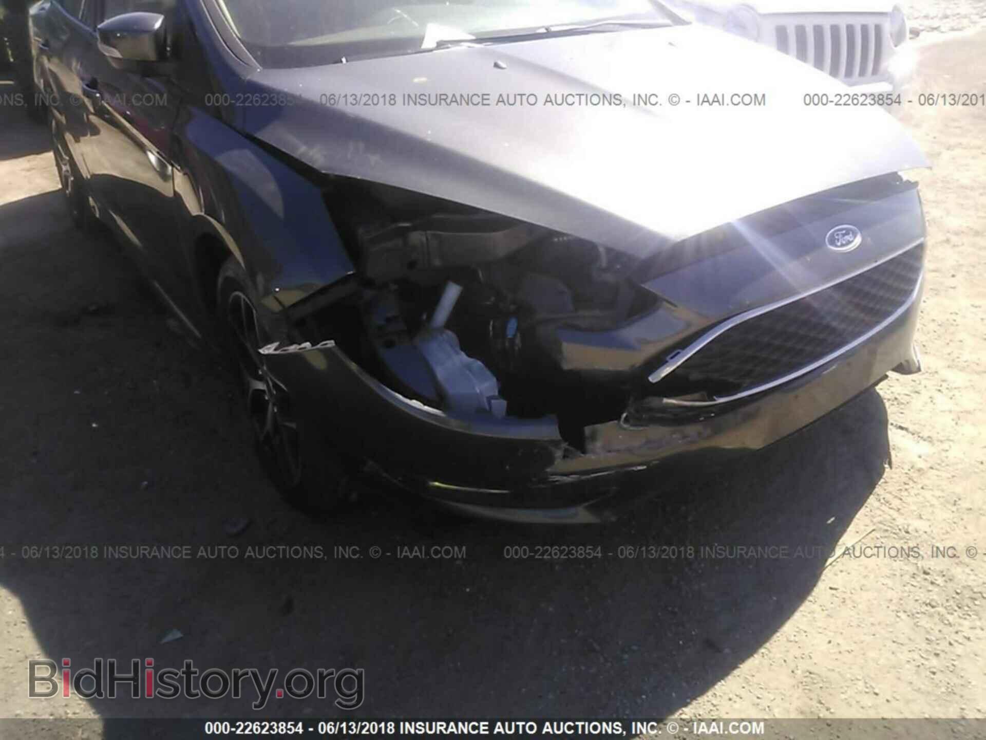 2016 Ford Focus - VIN: 1FADP3F20GL386263 - Photo 6