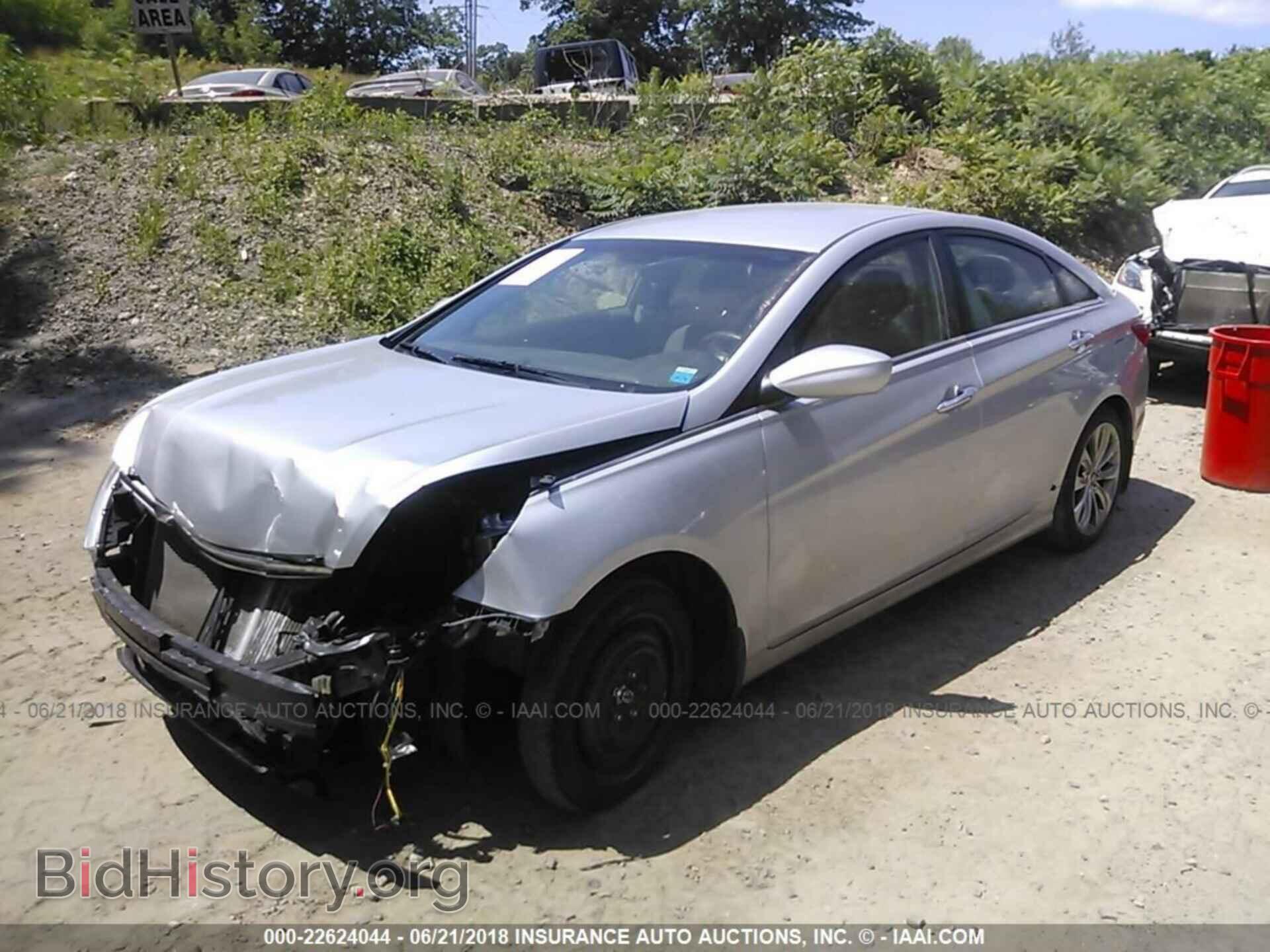 2012 Hyundai Sonata - VIN: 5NPEC4AB2CH414912 - Photo 2