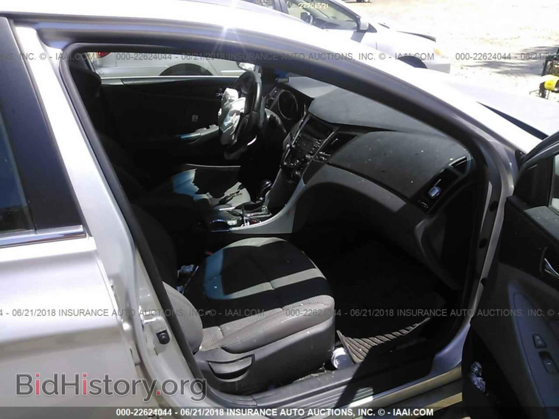 2012 Hyundai Sonata - VIN: 5NPEC4AB2CH414912 - Photo 5