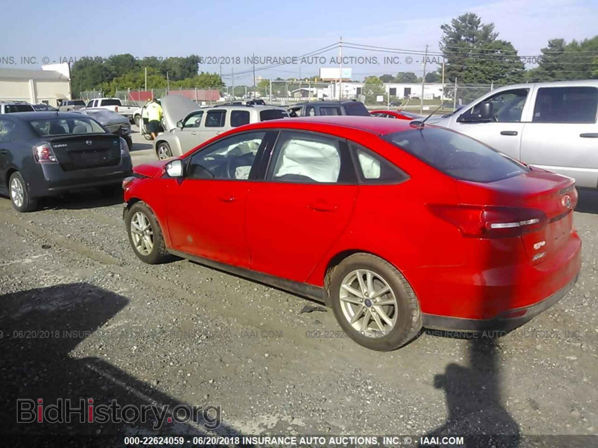 2016 Ford Focus - VIN: 1FADP3F20GL264650 - Photo 3