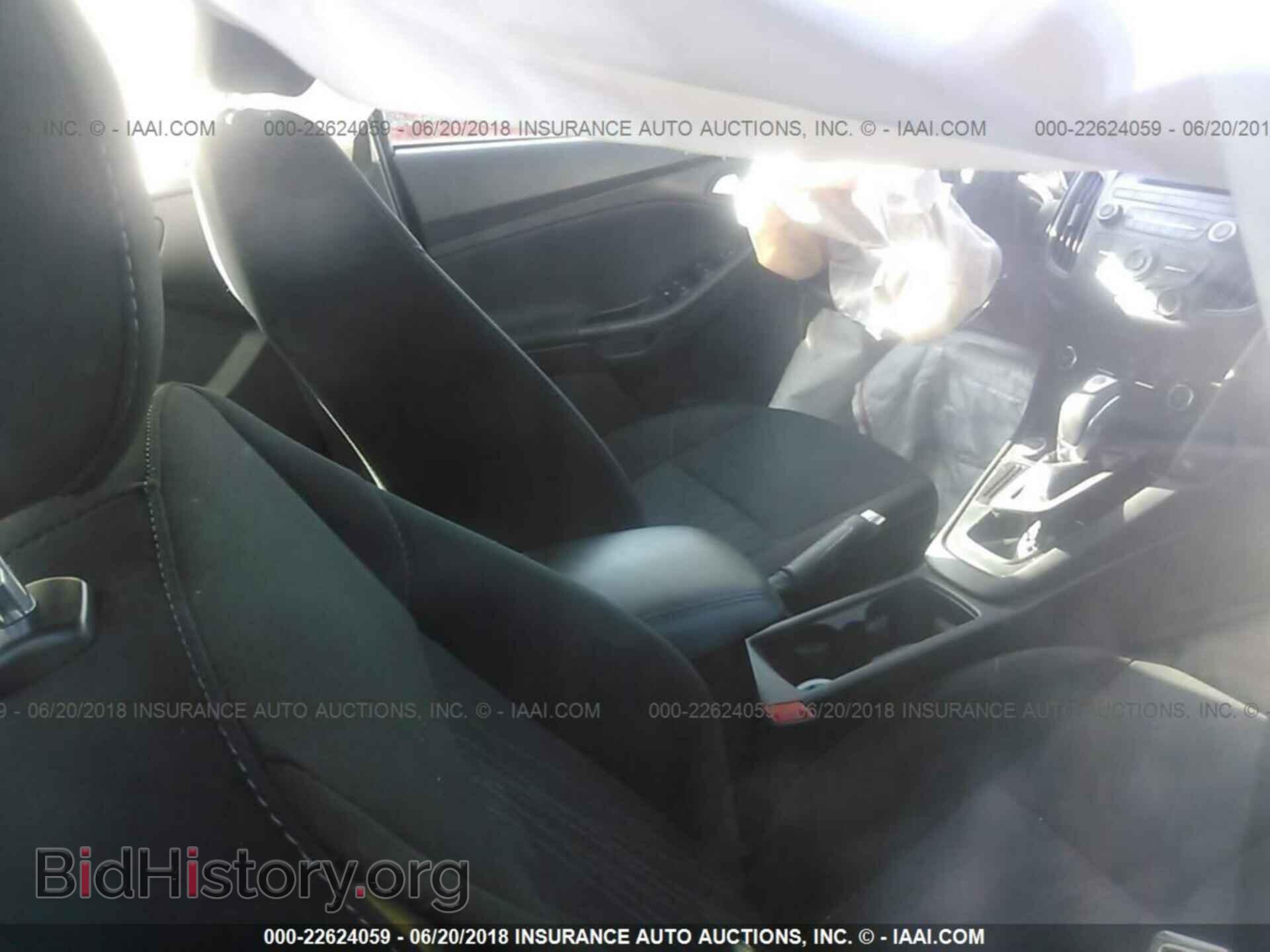 2016 Ford Focus - VIN: 1FADP3F20GL264650 - Photo 5