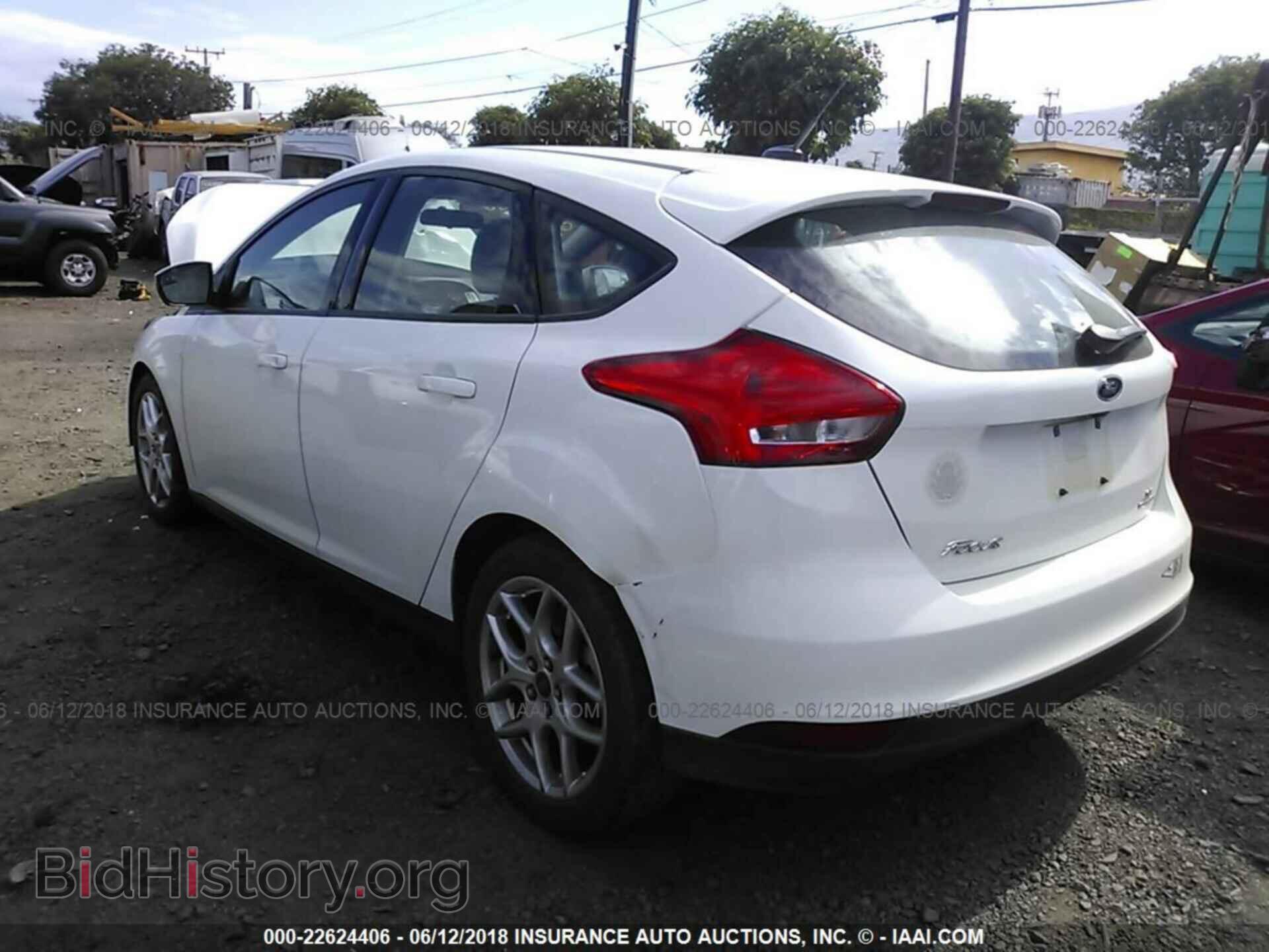2015 Ford Focus - VIN: 1FADP3K27FL232623 - Photo 3