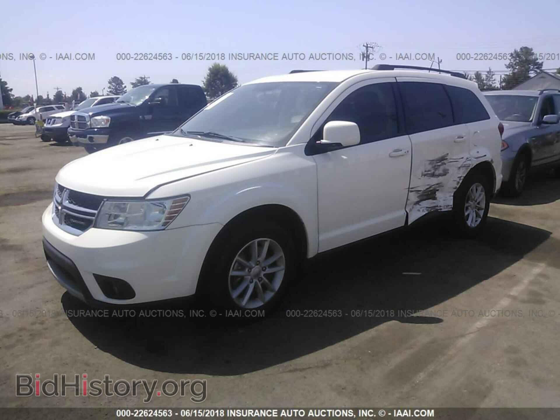 2016 Dodge Journey - VIN: 3C4PDCBG8GT135061 - Фото 2