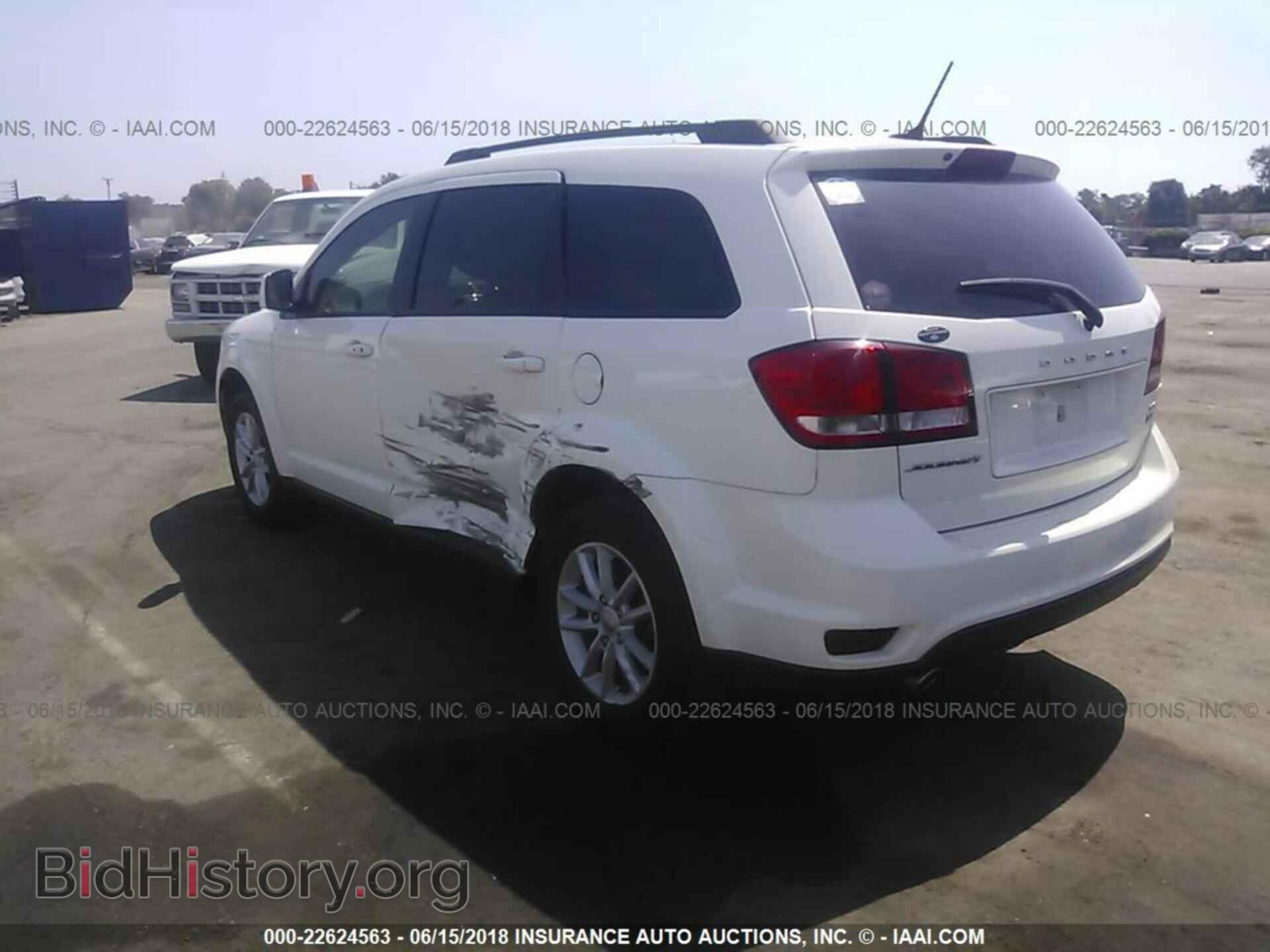 2016 Dodge Journey - VIN: 3C4PDCBG8GT135061 - Фото 3