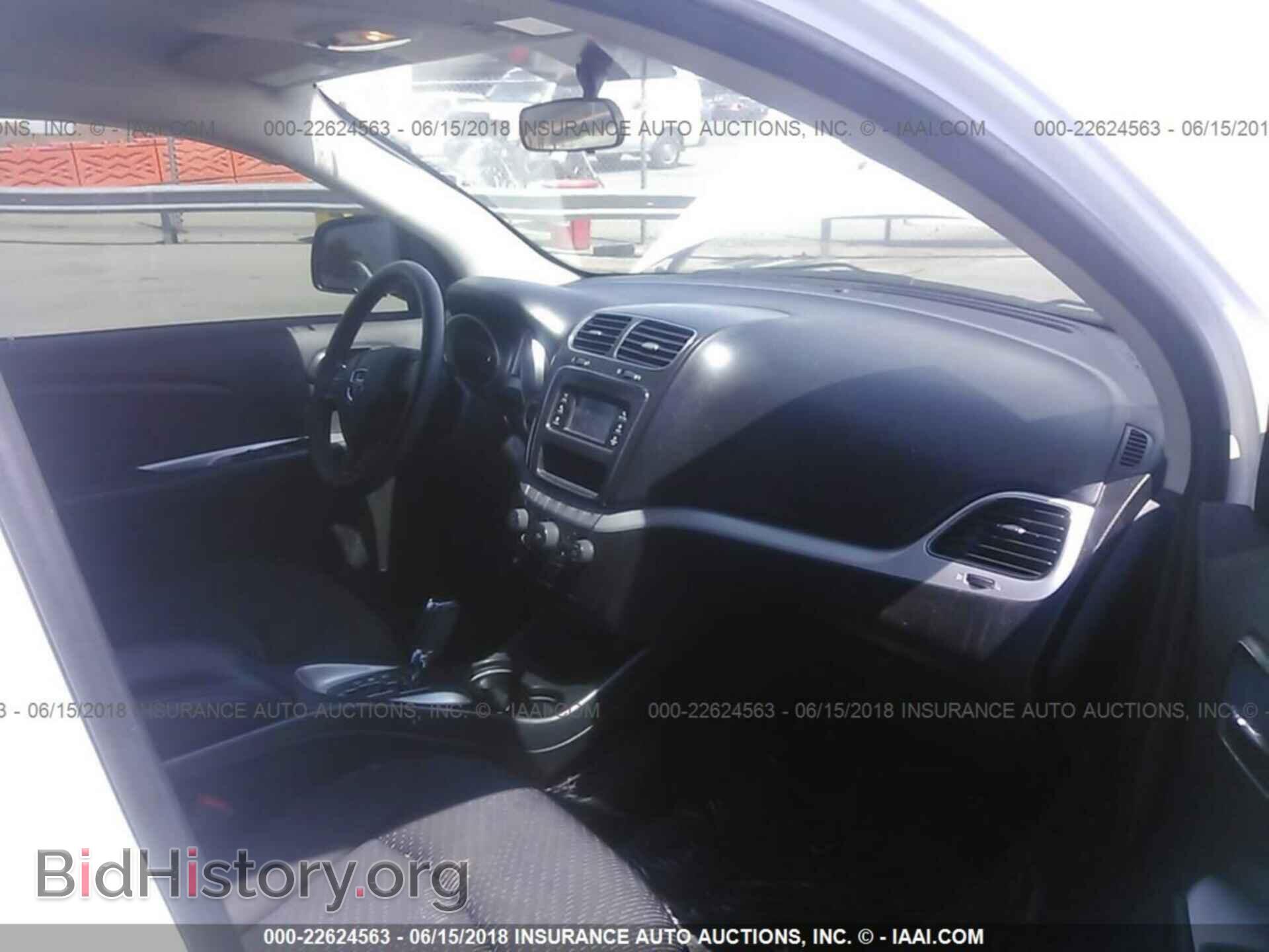 2016 Dodge Journey - VIN: 3C4PDCBG8GT135061 - Фото 5
