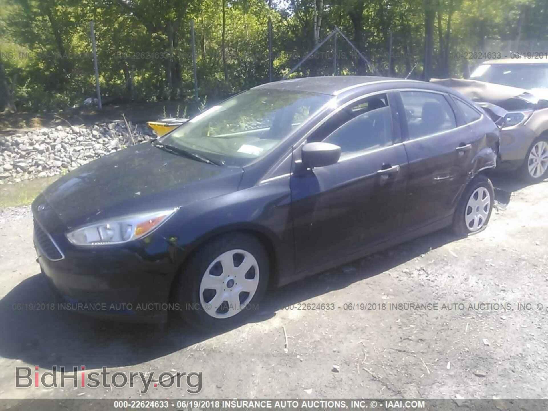 2017 Ford Focus - VIN: 1FADP3E26HL335479 - Фото 2