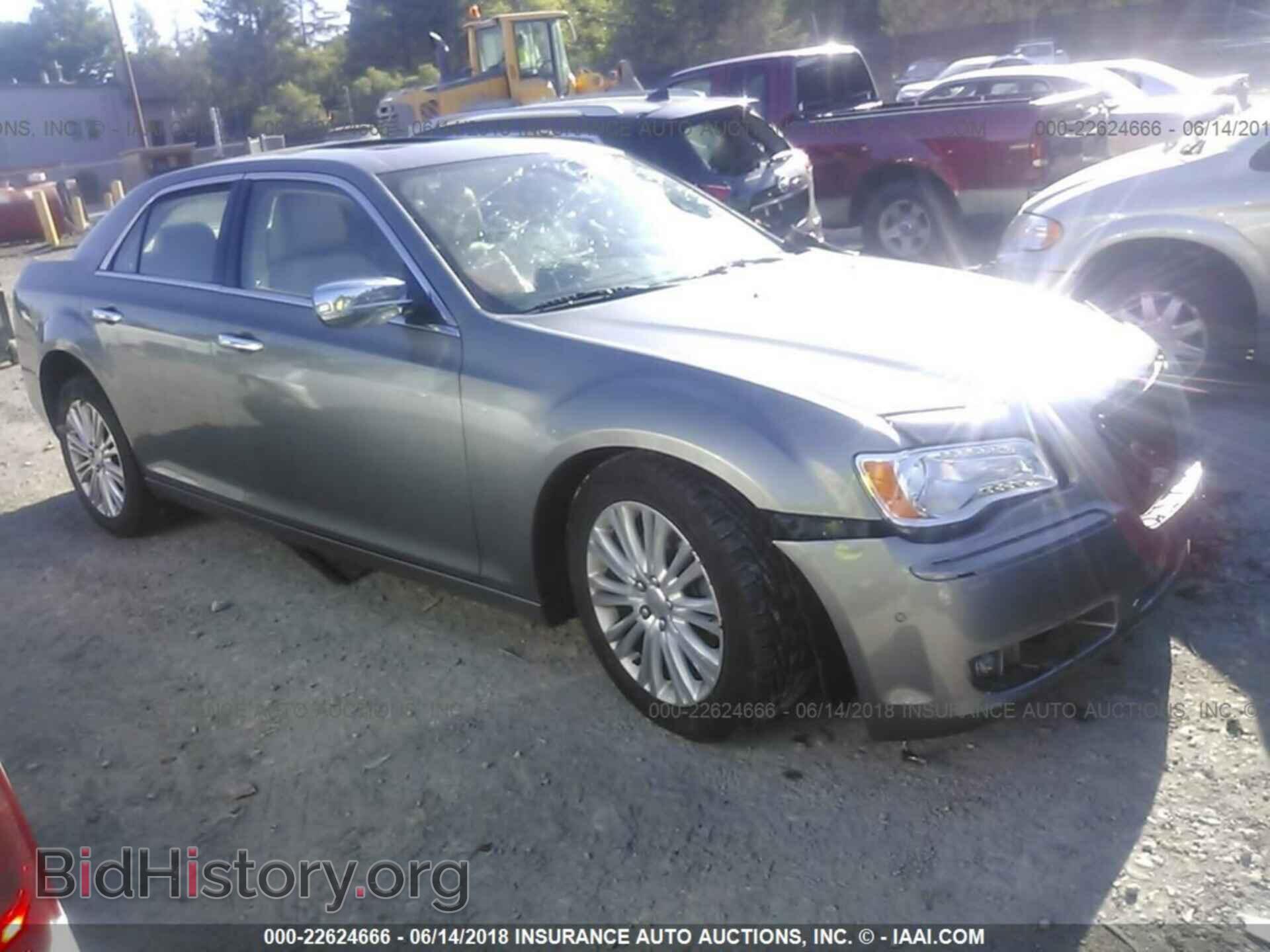Photo 2C3CK6CT8BH611901 - Chrysler 300c 2011