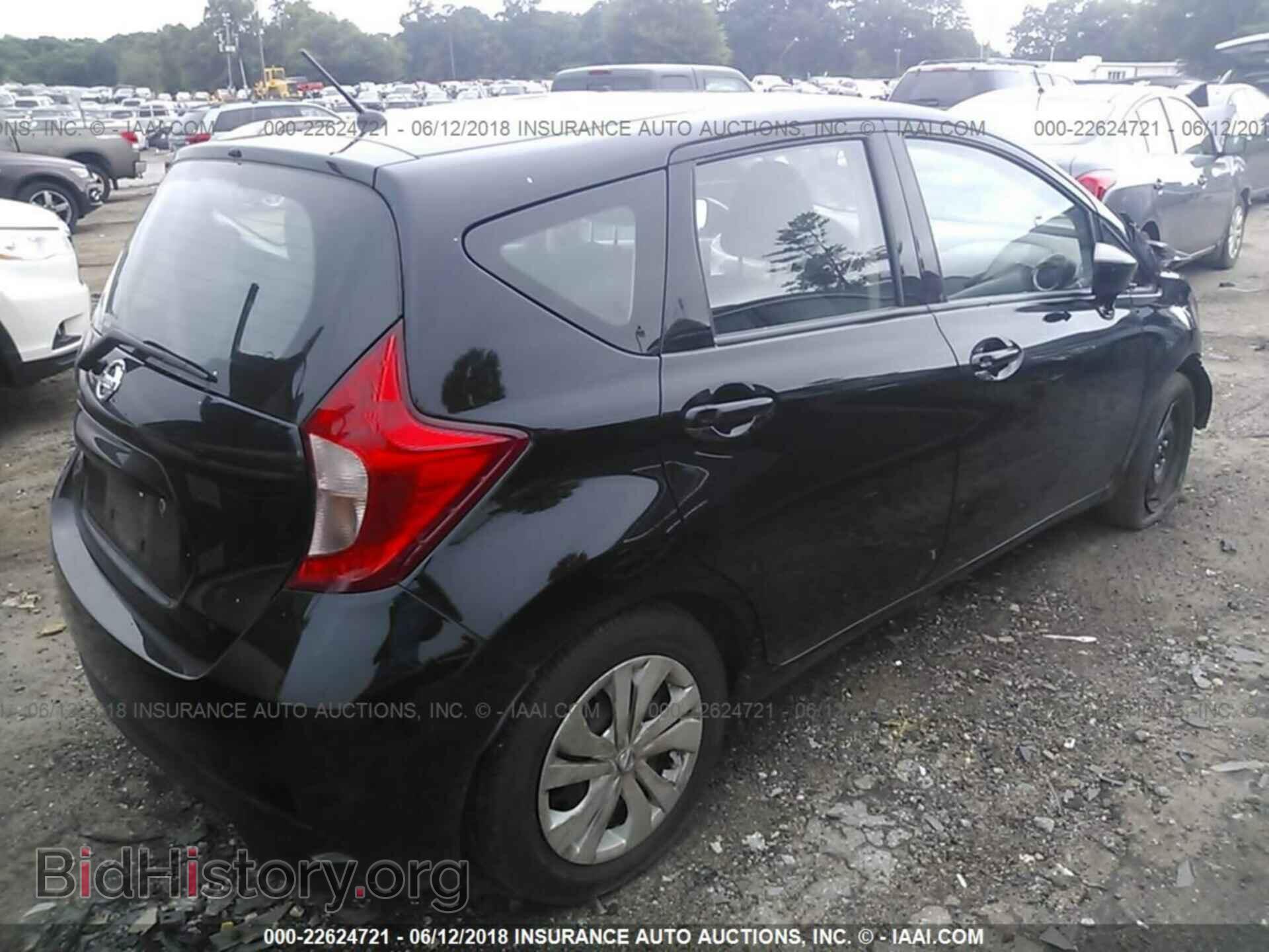 2017 Nissan Versa note - VIN: 3N1CE2CP2HL353957 - Фото 4