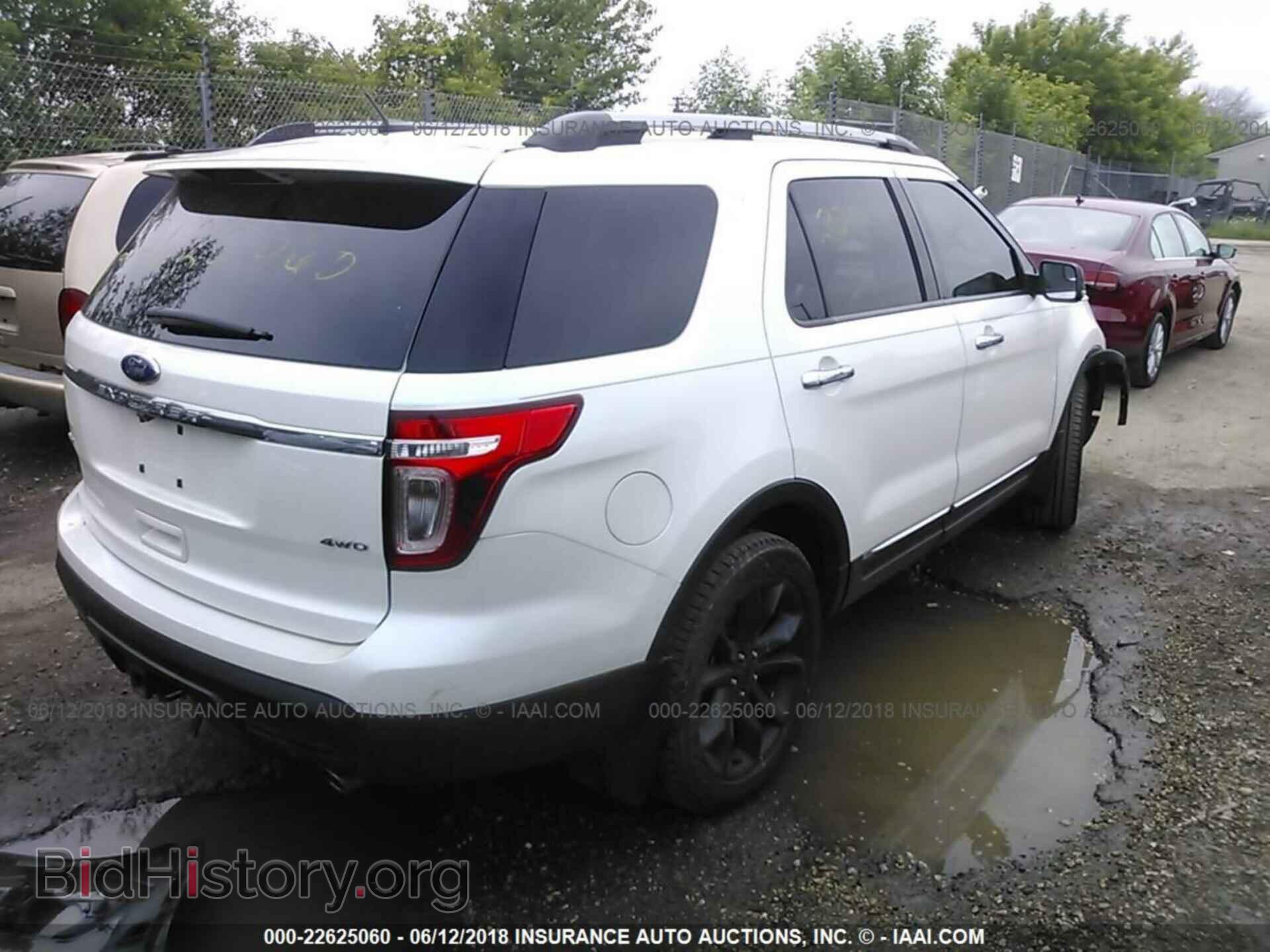 2012 Ford Explorer - VIN: 1FMHK8D89CGA75217 - Фото 4