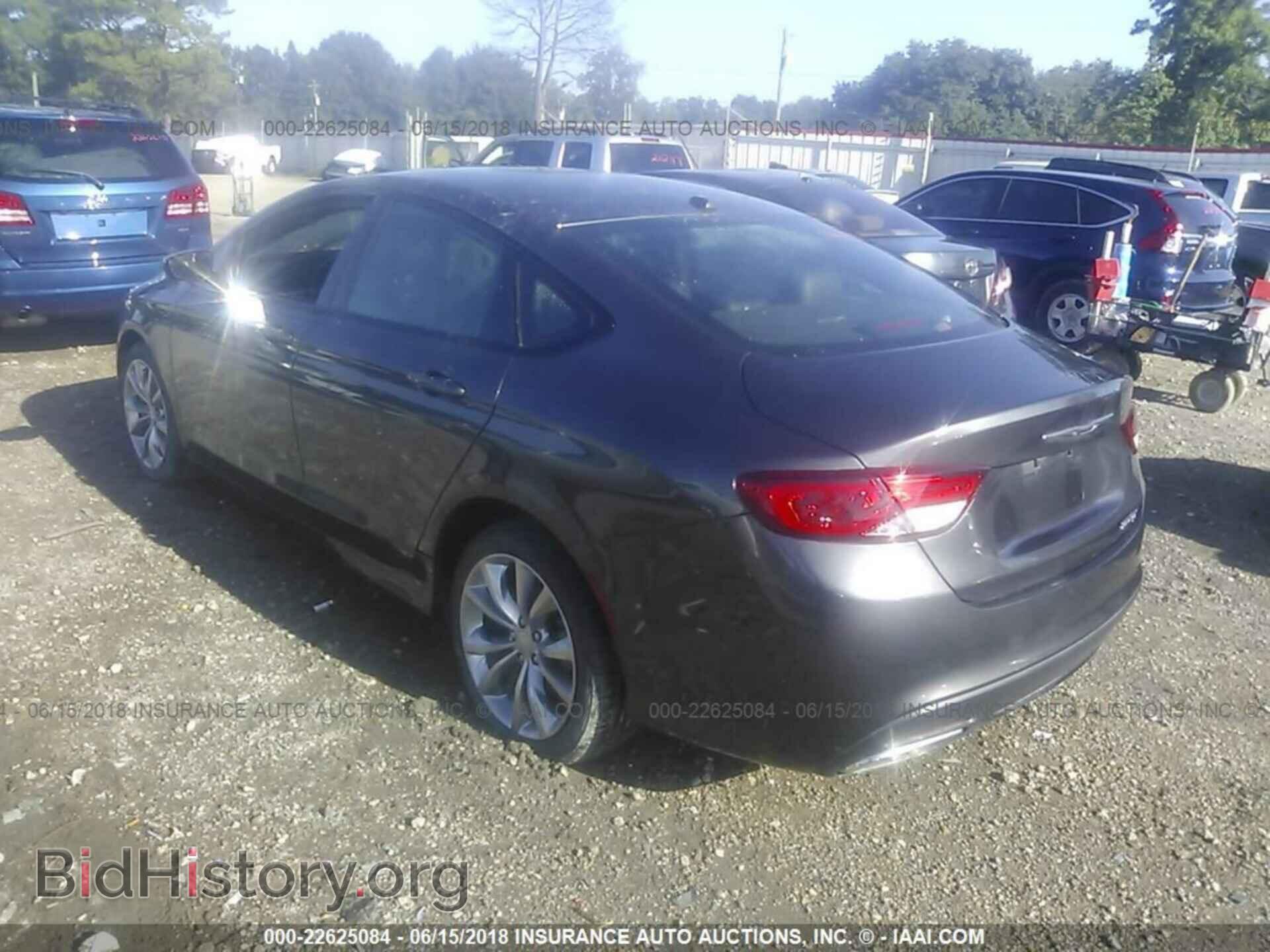 2015 Chrysler 200 - VIN: 1C3CCCBG3FN614105 - Фото 3
