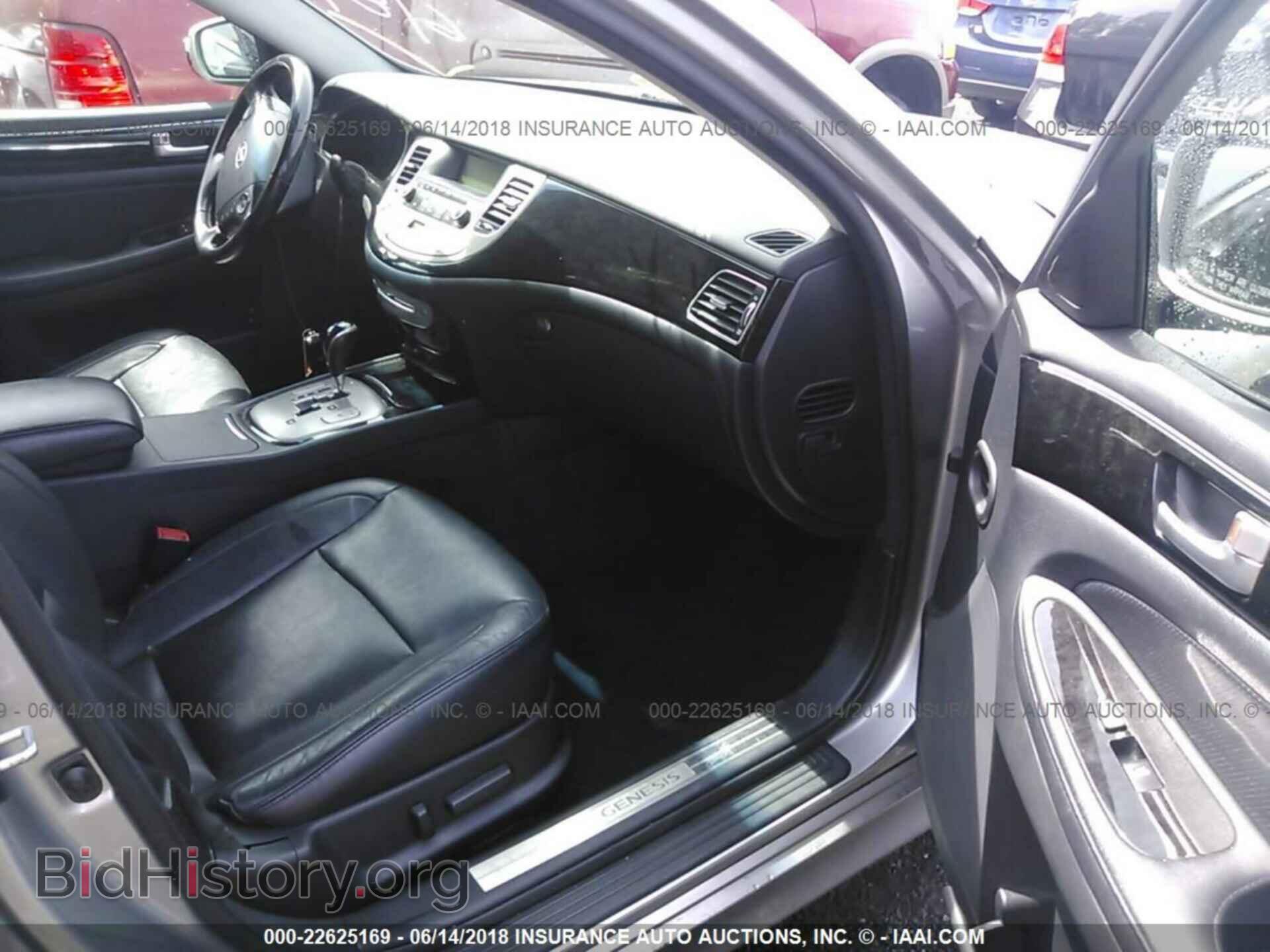 2012 Hyundai Genesis - VIN: KMHGC4DD9CU177553 - Фото 5