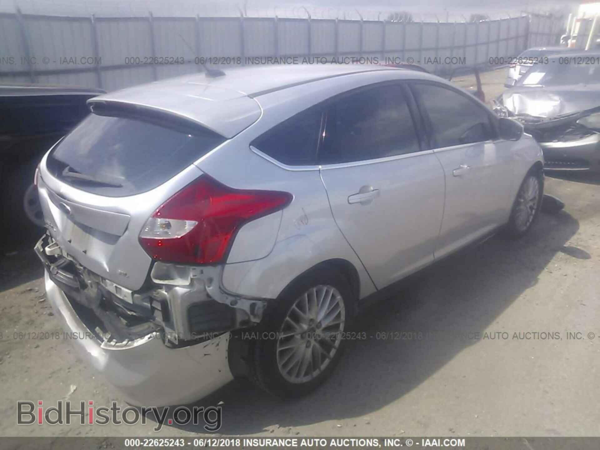 2012 Ford Focus - VIN: 1FAHP3M22CL230689 - Photo 4