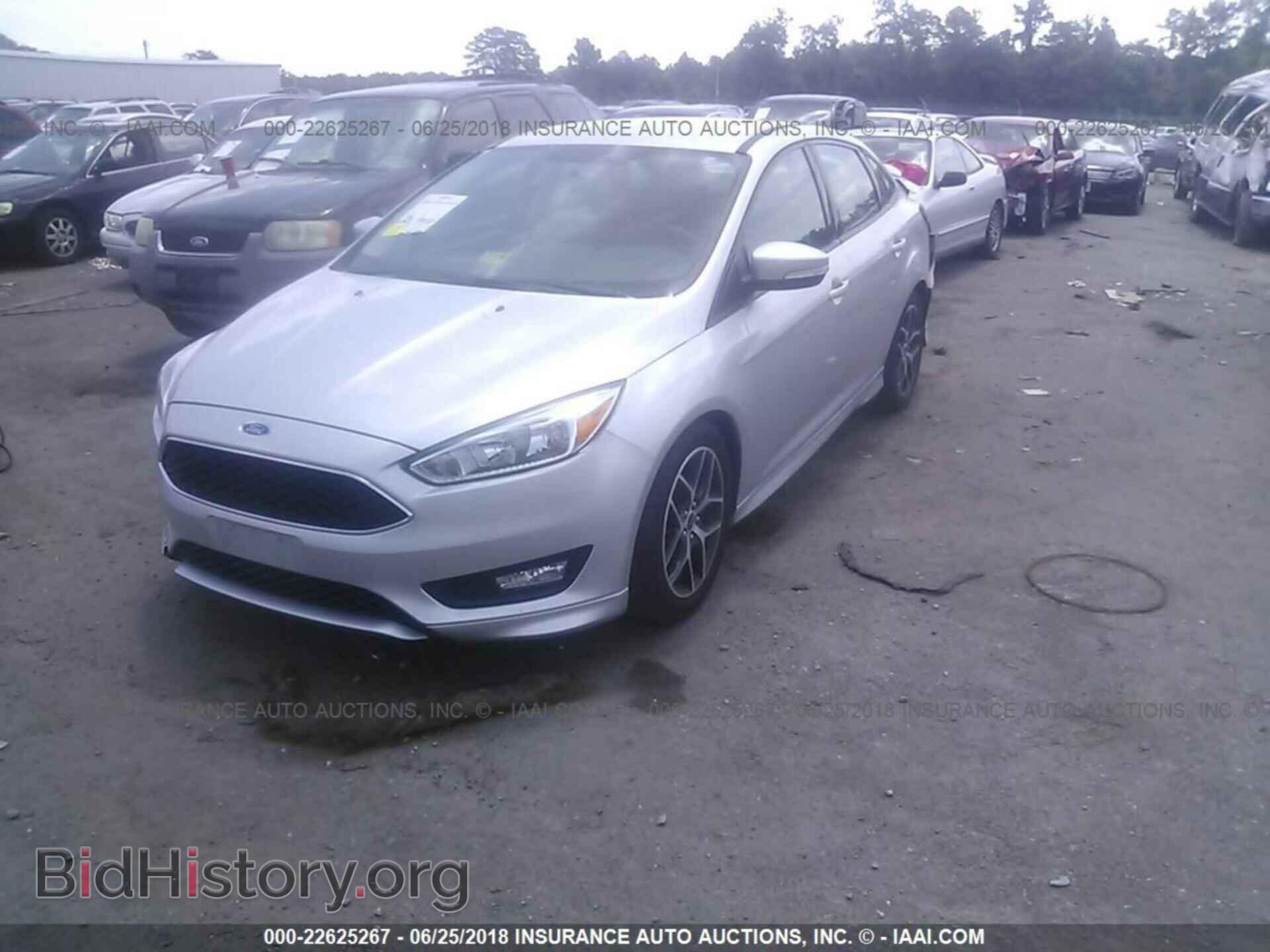 2016 Ford Focus - VIN: 1FADP3F24GL357302 - Фото 2
