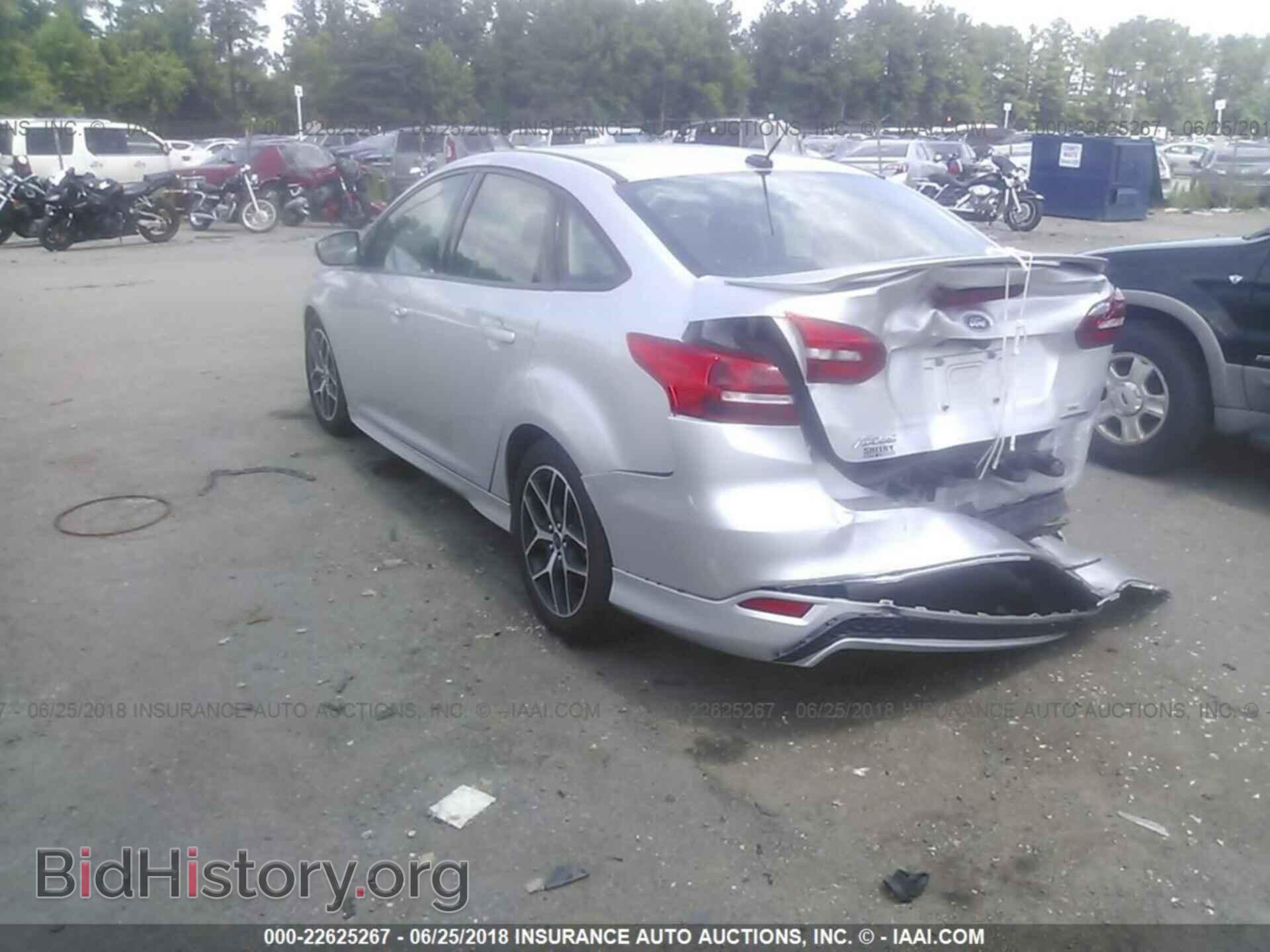 2016 Ford Focus - VIN: 1FADP3F24GL357302 - Фото 3