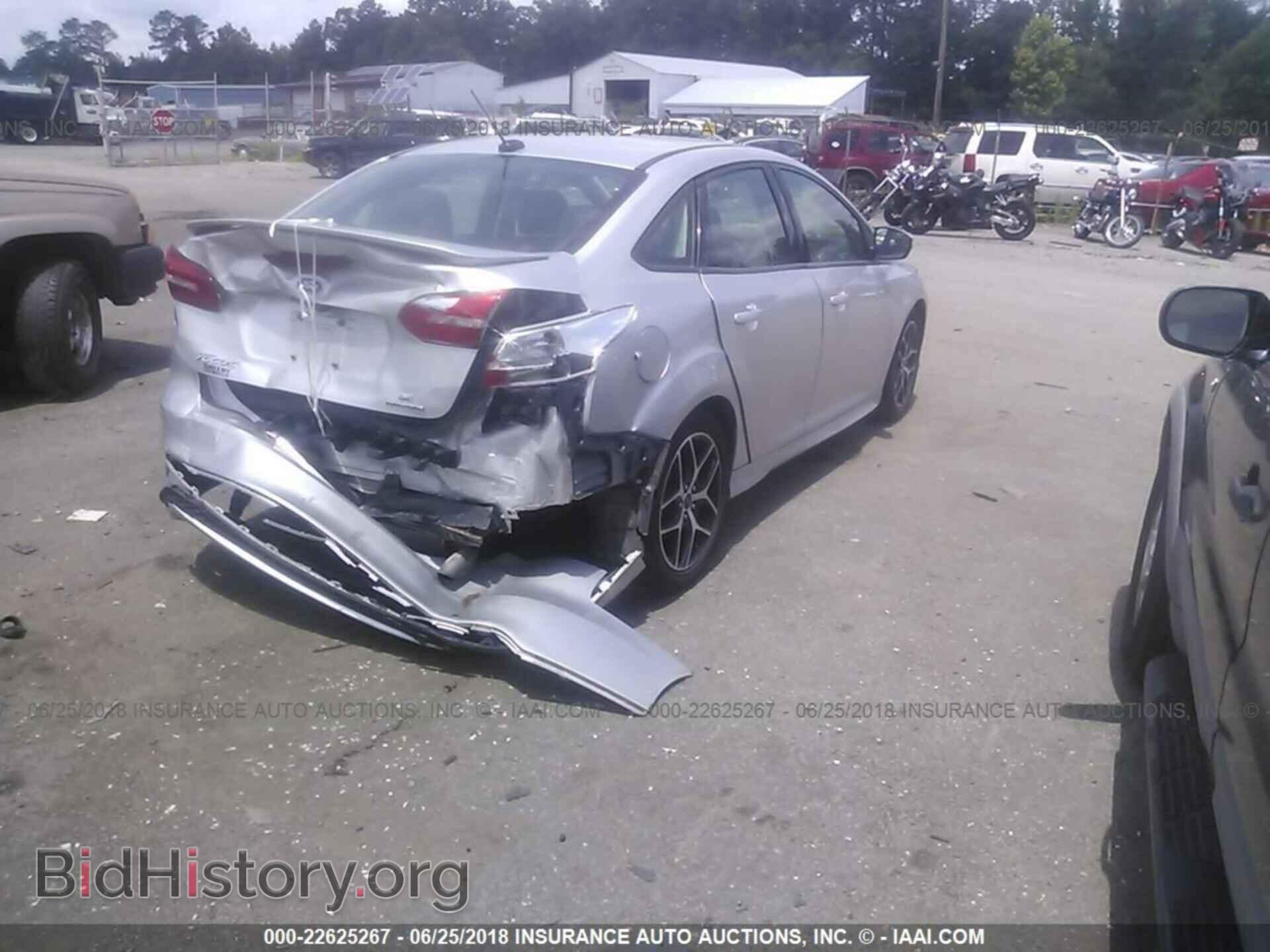 2016 Ford Focus - VIN: 1FADP3F24GL357302 - Фото 4