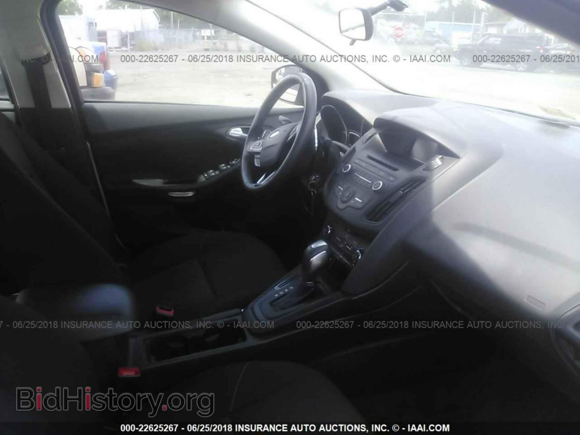 2016 Ford Focus - VIN: 1FADP3F24GL357302 - Фото 5