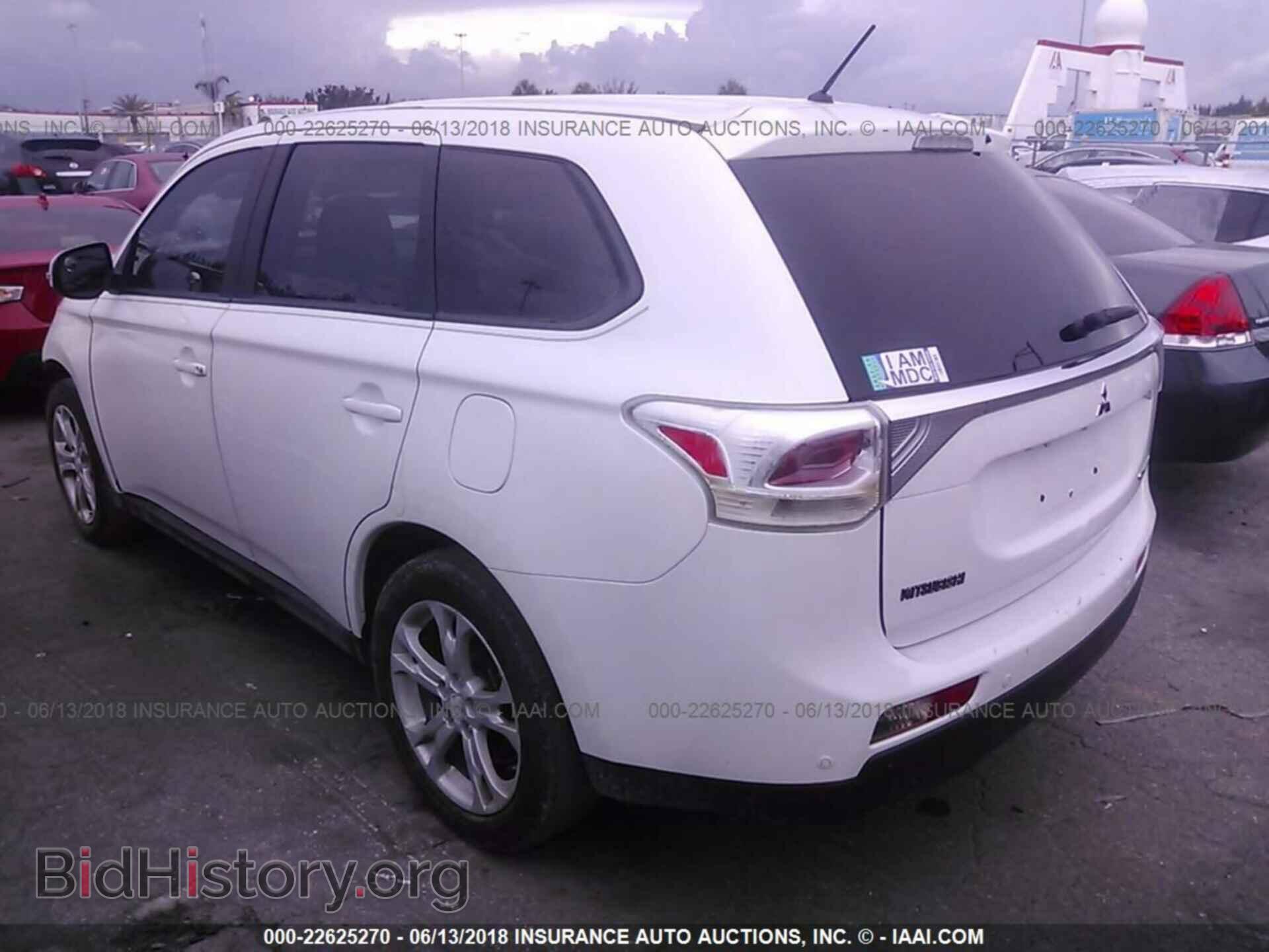 2014 Mitsubishi Outlander - VIN: JA4AD3A39EZ011210 - Фото 3