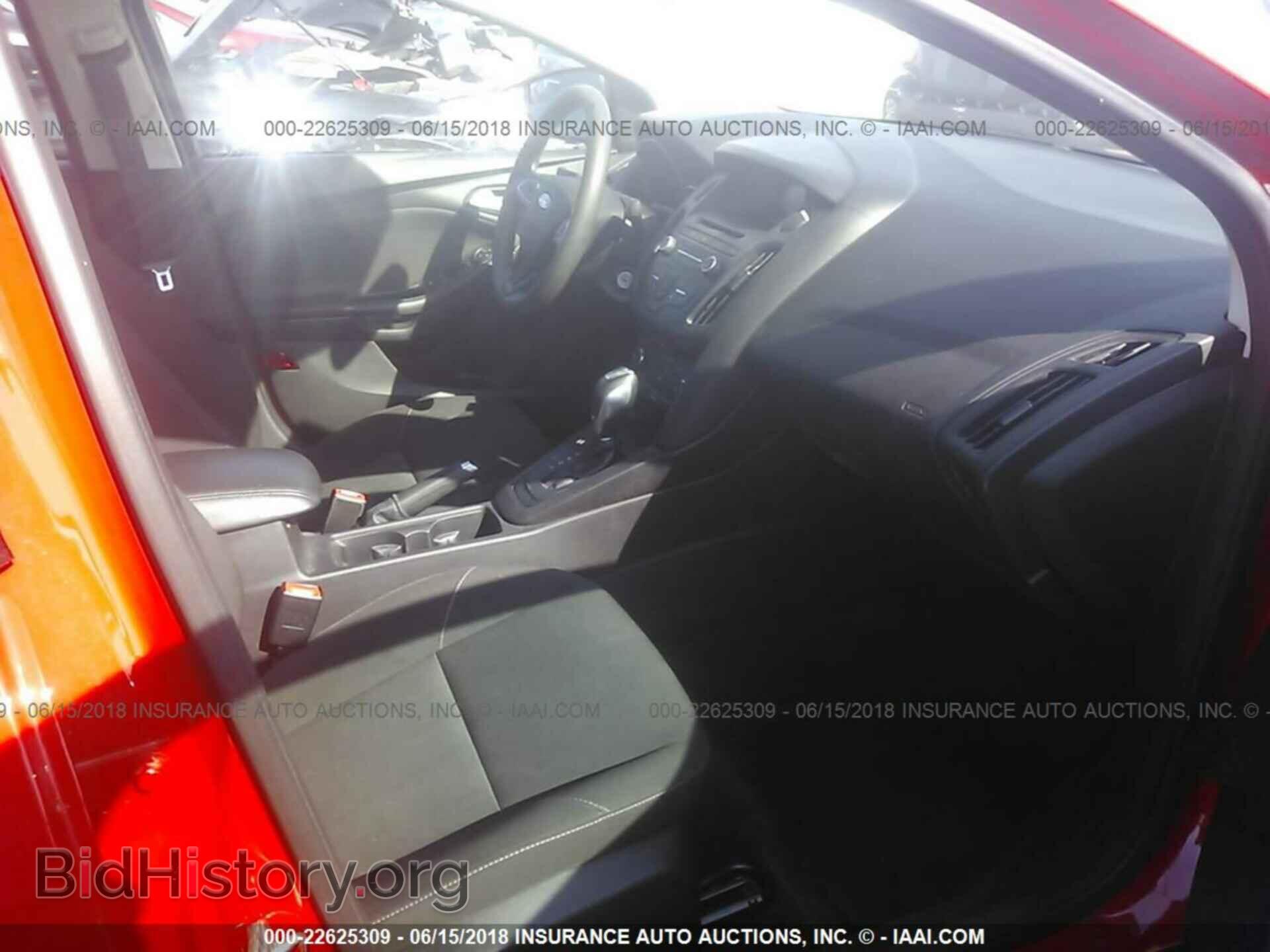 2015 Ford Focus - VIN: 1FADP3F25FL214518 - Photo 5