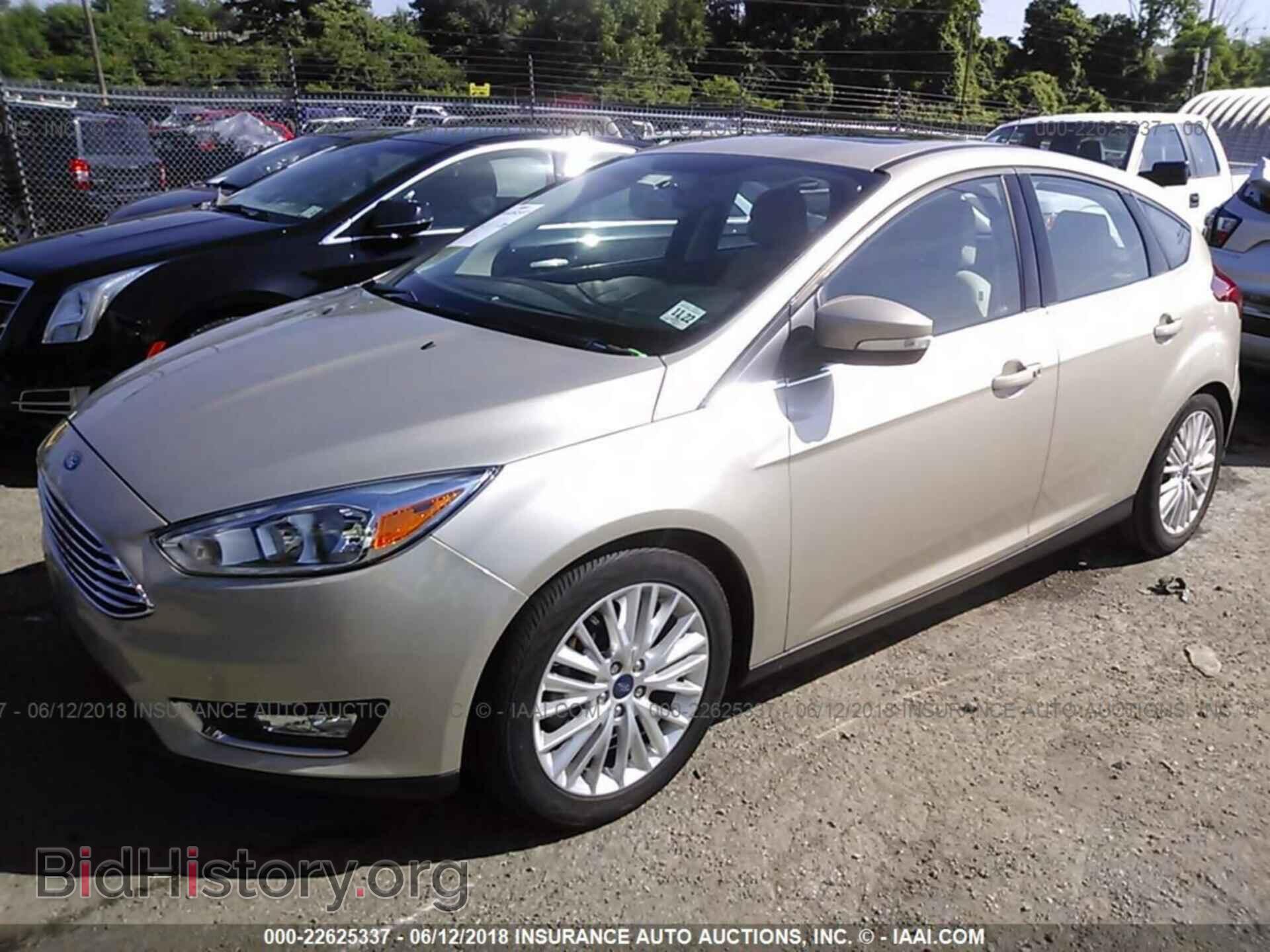 2017 Ford Focus - VIN: 1FADP3N25HL320410 - Photo 2