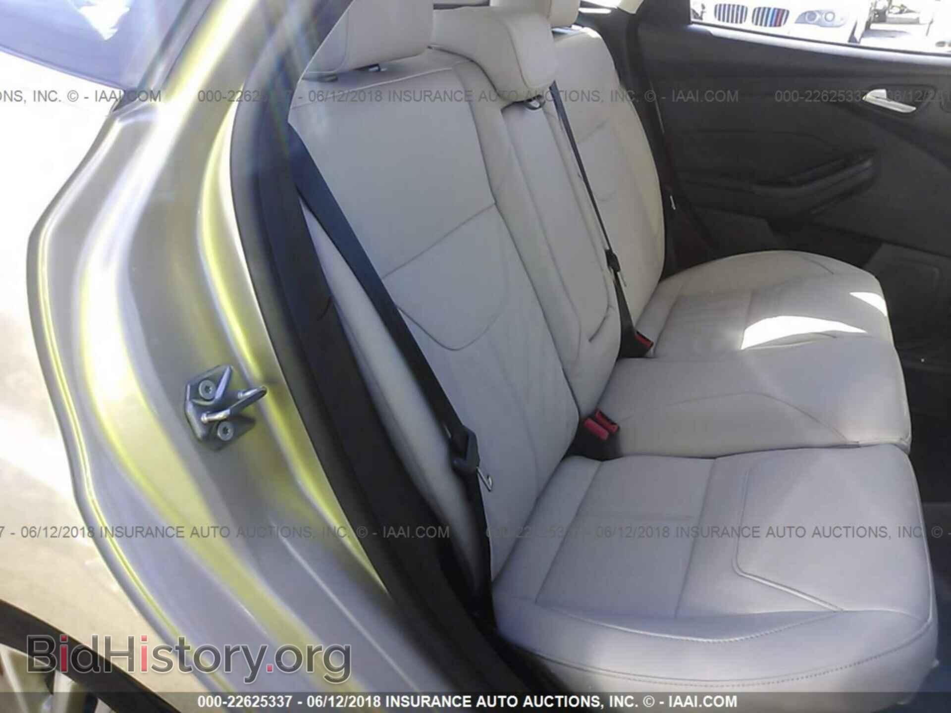 2017 Ford Focus - VIN: 1FADP3N25HL320410 - Photo 8
