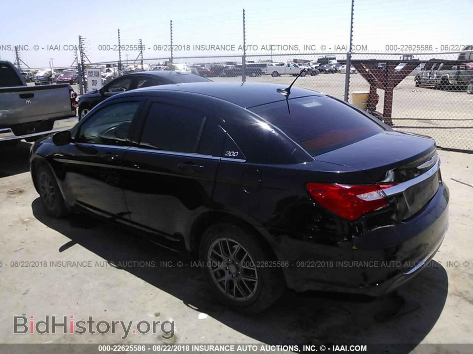2013 Chrysler 200 - VIN: 1C3CCBAB9DN560399 - Фото 3